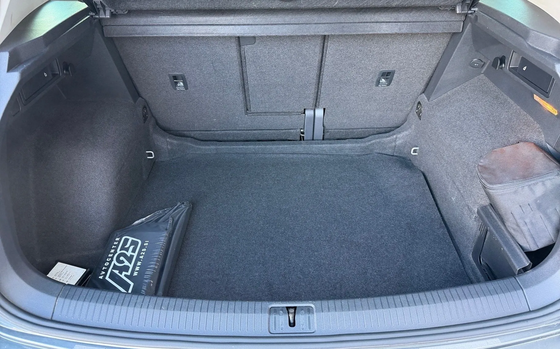 Notranja slika - Volkswagen Tiguan - 2.0 TDI BMT Highline-SLO-1.lastnik-LED High-ACC... - 12