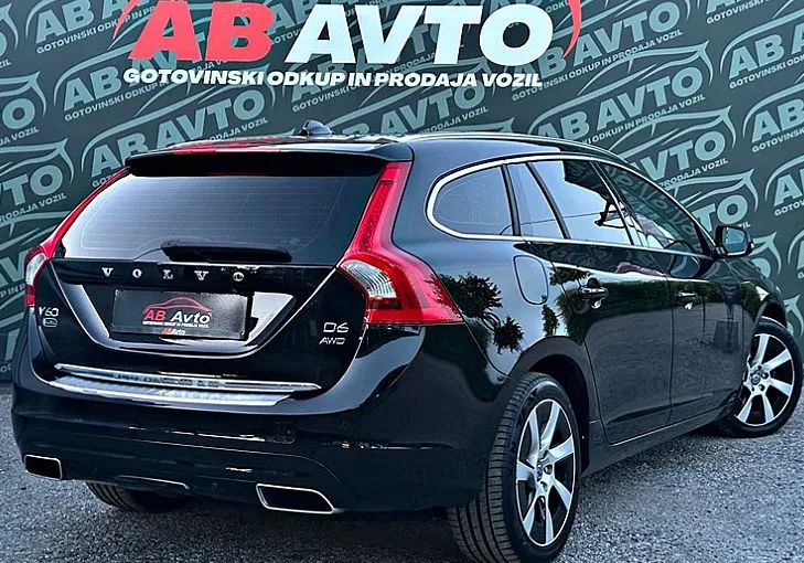 Zunanja slika - Volvo V60 - 2.4TD AWD TwinEngine Plug-in HYBRID+MAX OPREMA+4X4 - 5