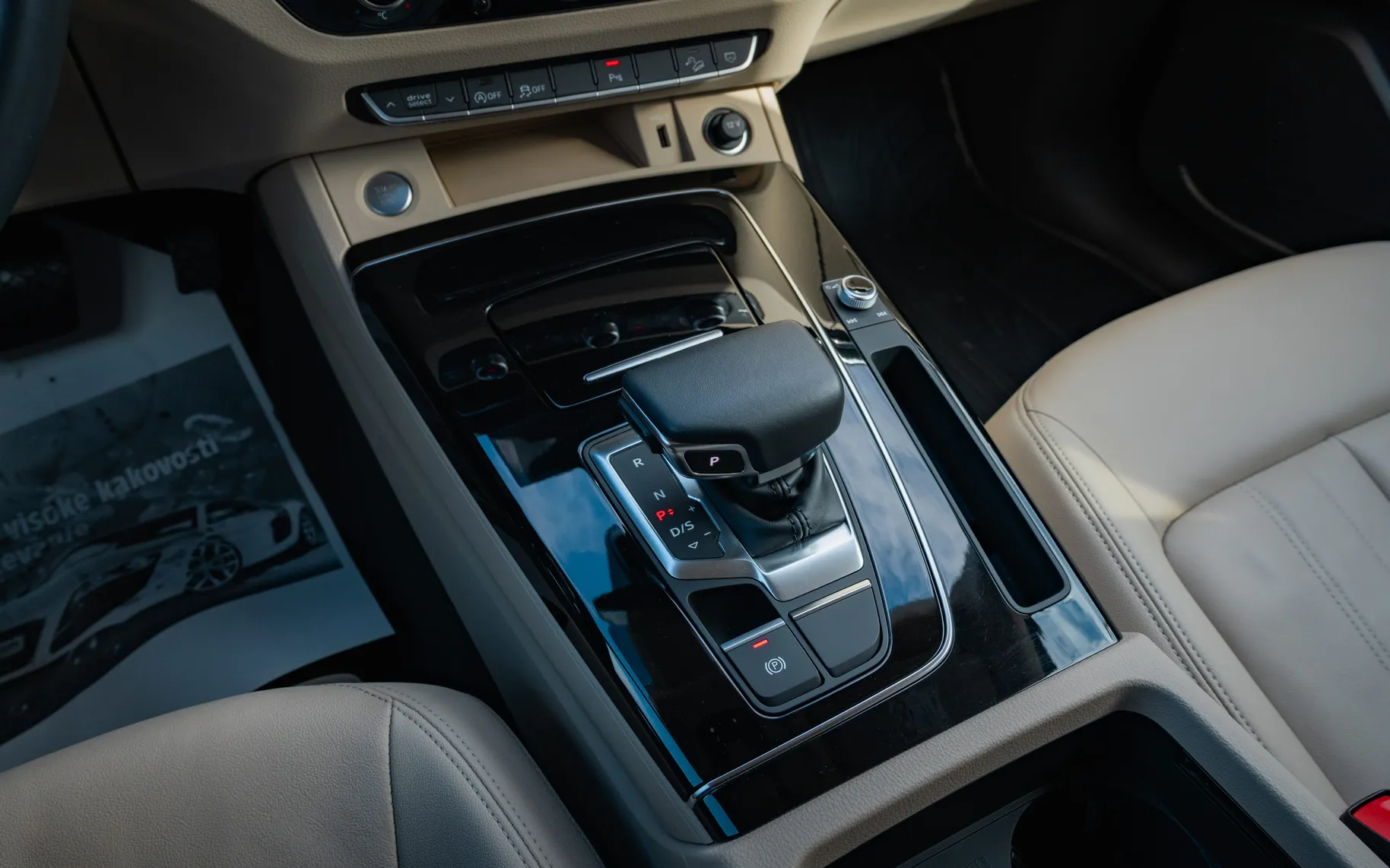 Notranja slika - Audi Q5 - 35 TDI S tronic - 13