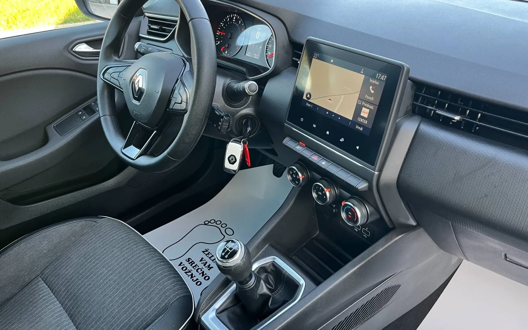 Notranja slika - Renault Clio - SCe 1 LASTNICA-NAVI PDC-ODLIČEN - 9