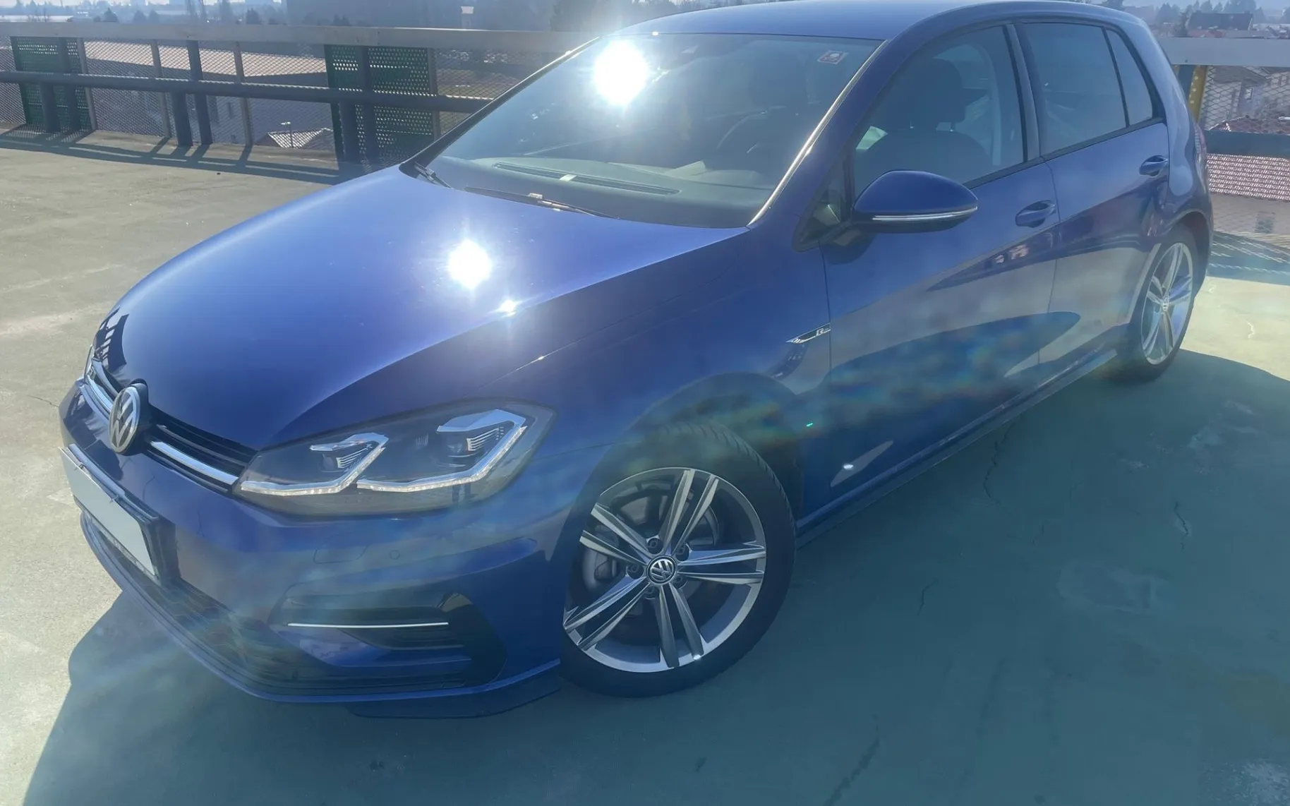 Zunanja slika - VW Golf - 2.0 TDI R-Line Edition 110 KW LED. KAMERA. ACC - 2