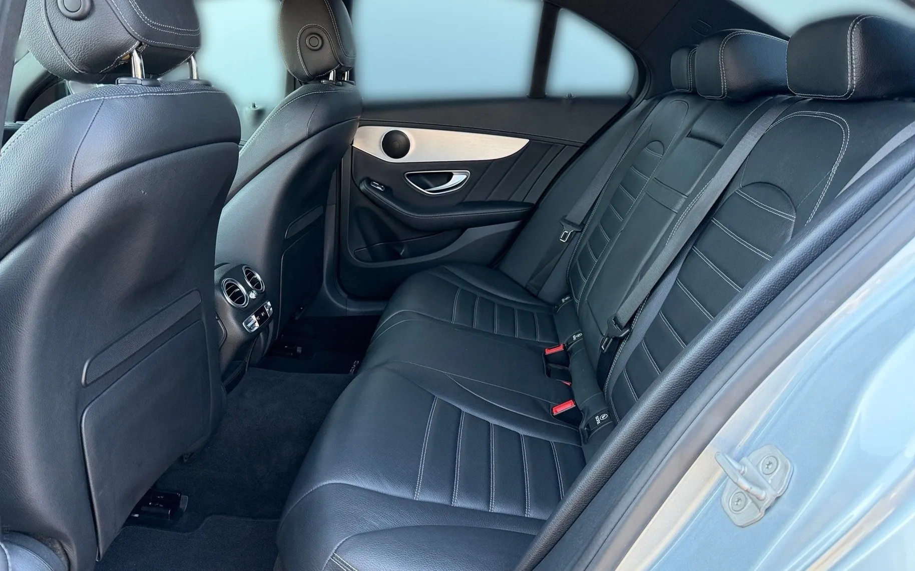 Notranja slika - Mercedes-Benz C-Razred - C 220 d AMG Line-Airmatic-DistronicPlus-Mrtvi kot - 11