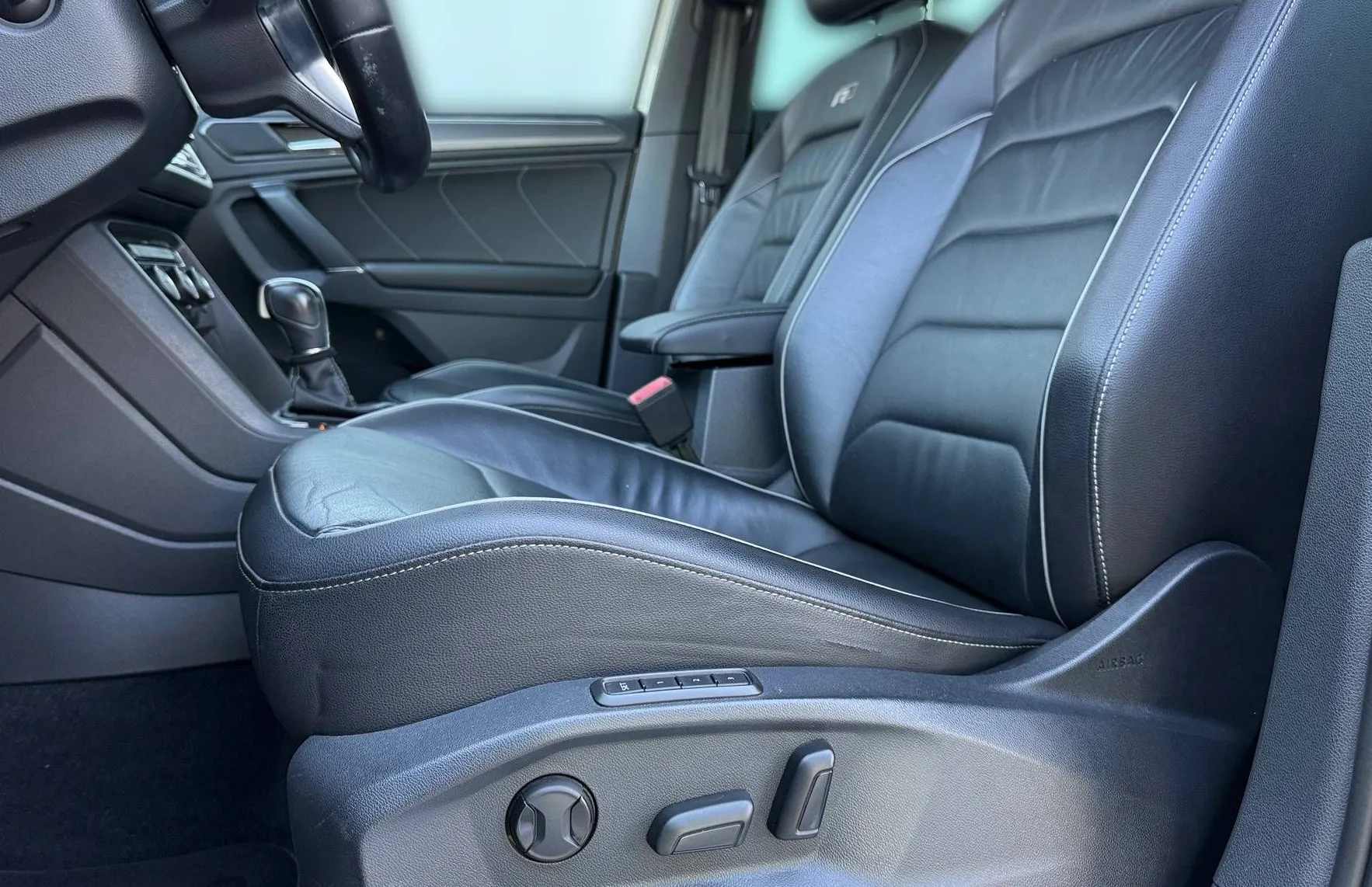 Zunanja slika - VW Tiguan - 2.0 TDI 3x R- LINE 4x4 ACC MEMORY NAPA USNJE TOP.. - 15