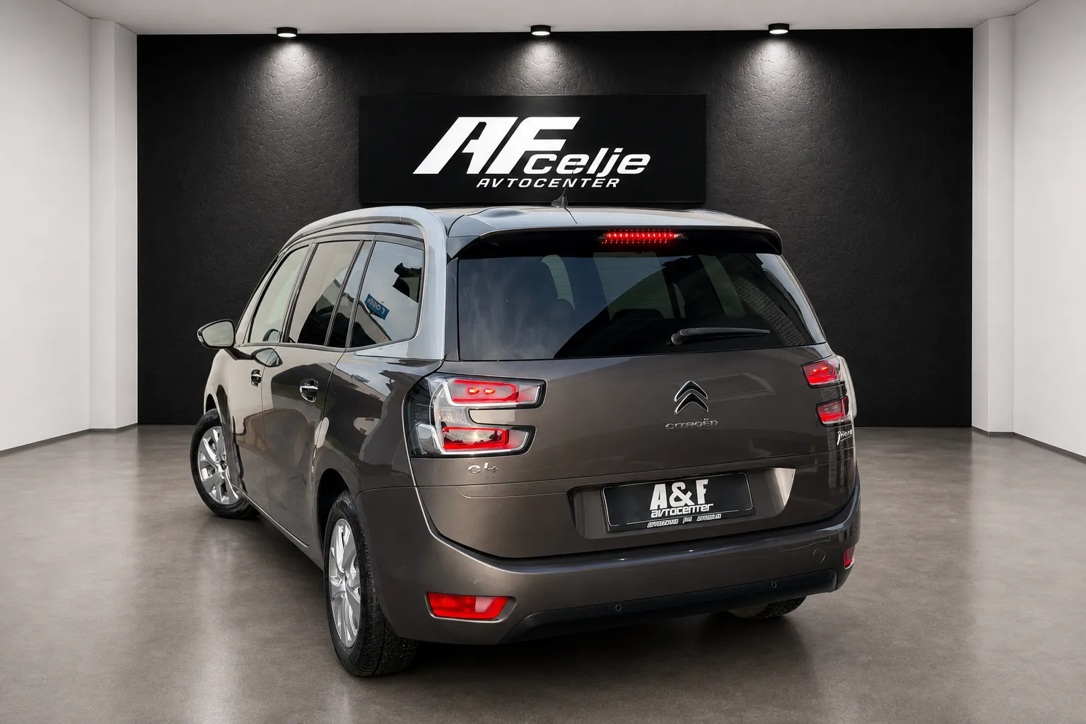 Notranja slika - Citroën C4 Grand Picasso - 1.6 HDI-LED-NAVI-122.000km-LIZING ZA TUJCE-KEYLE - 7