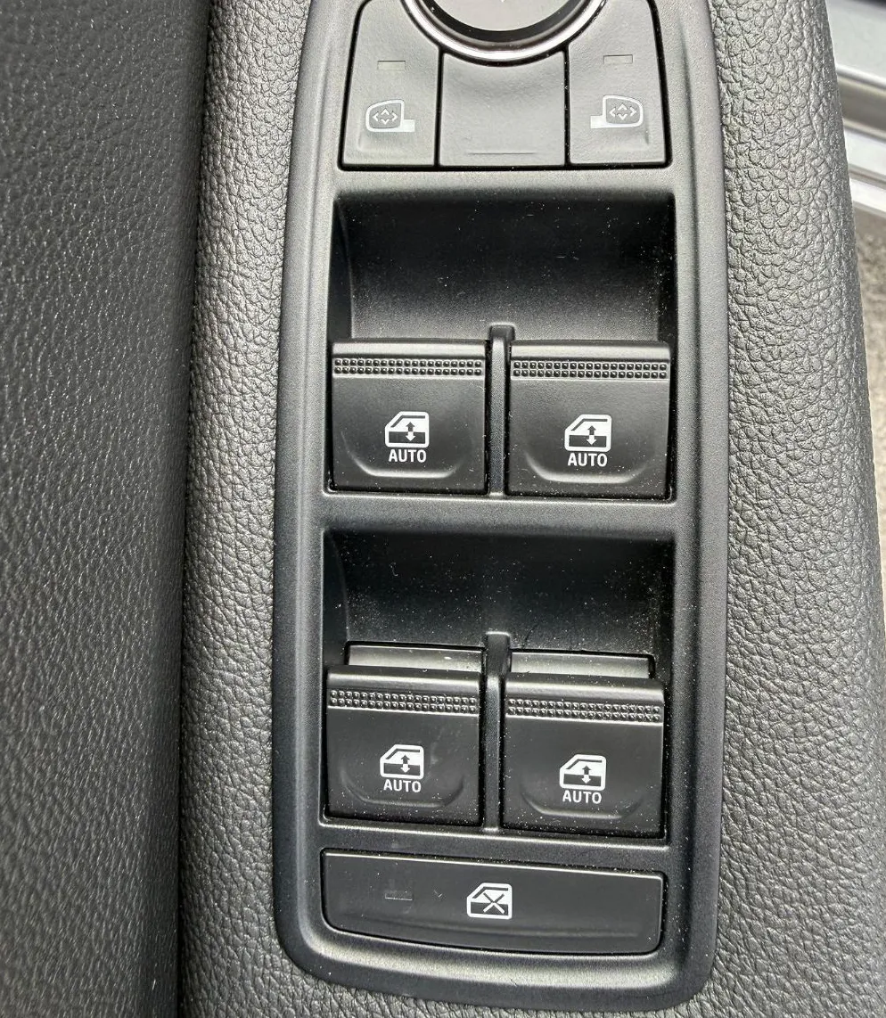 Zunanja slika - Renault Clio - TCe 90 LED-BT-DAB-VIRTUAL-15478KM- BREZ POLOGA-SLO - 11
