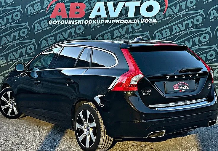 Zunanja slika - Volvo V60 - 2.4TD AWD TwinEngine Plug-in HYBRID+MAX OPREMA+4X4 - 7