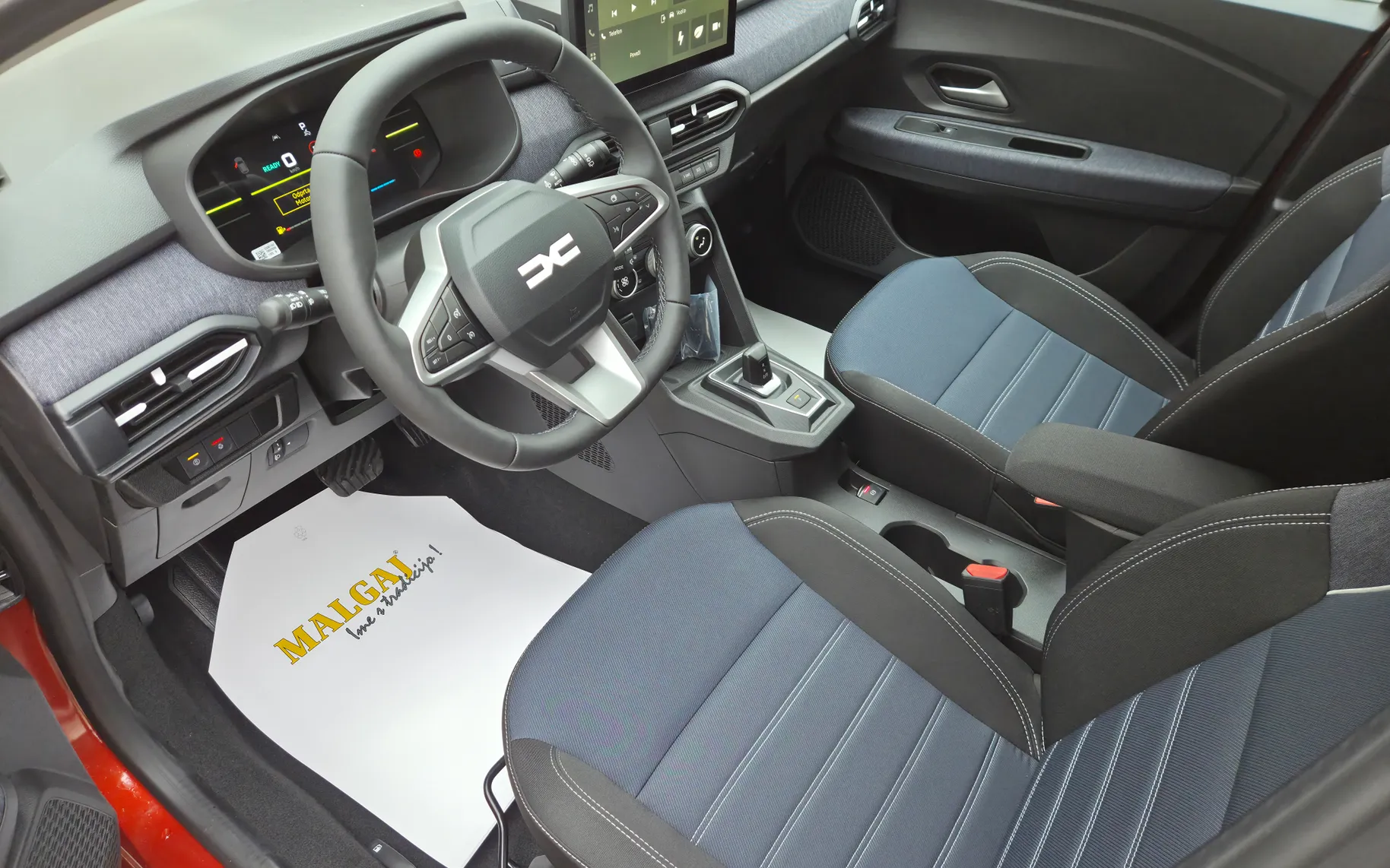 Zunanja slika - Dacia Jogger - Extreme Hybrid 155+7 sedežev+Zimske gume - 19