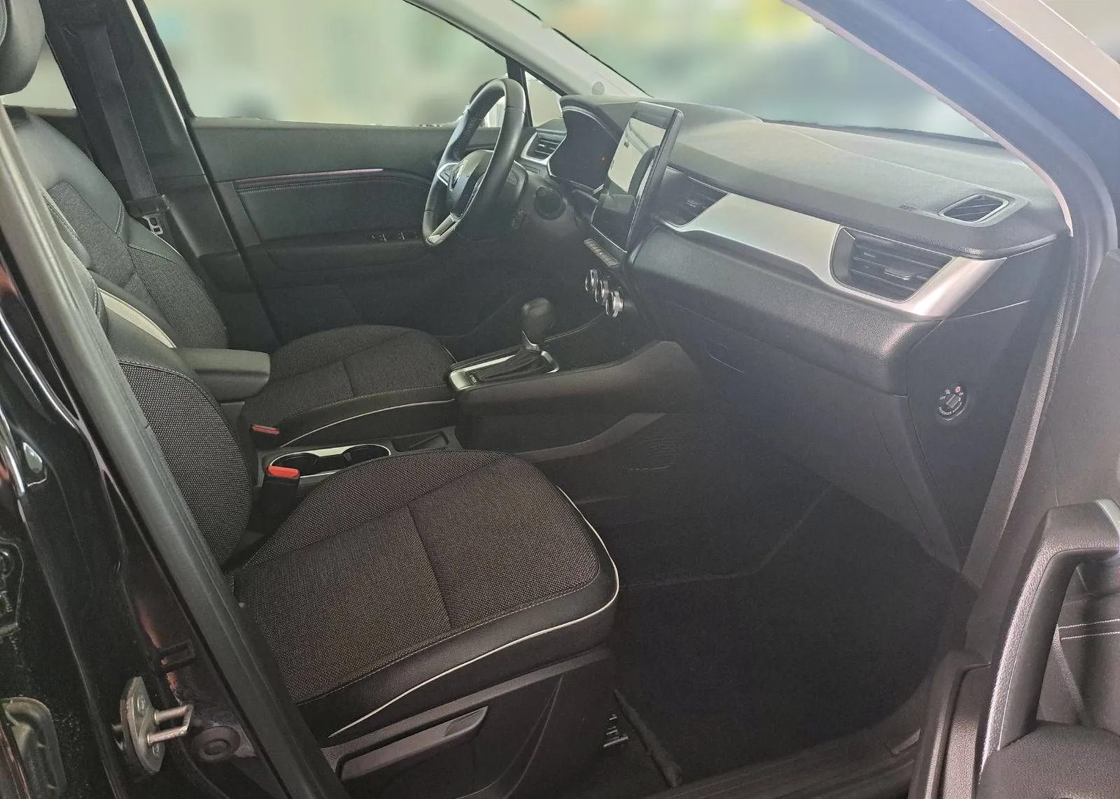 Notranja slika - Renault Captur - E-Tech HYBRID Avt.-KAMERA-1 LASTNIK-FUL LED - 12