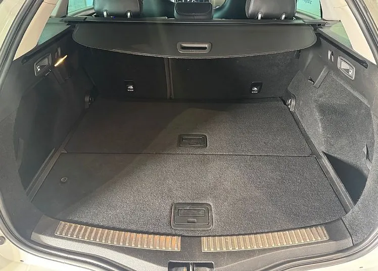 Zunanja slika - Renault Mégane - Megane TCe 205 EDC GT - 8