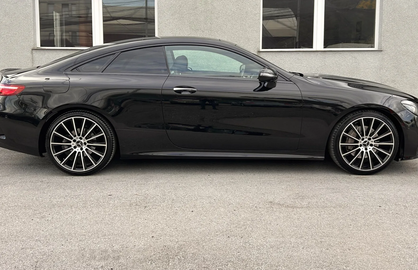 Zunanja slika - Mercedes-Benz E-Razred - E Coupe220d AMG-PANORAMA-360KAMERA-VIRTUAL-XSENON - 5