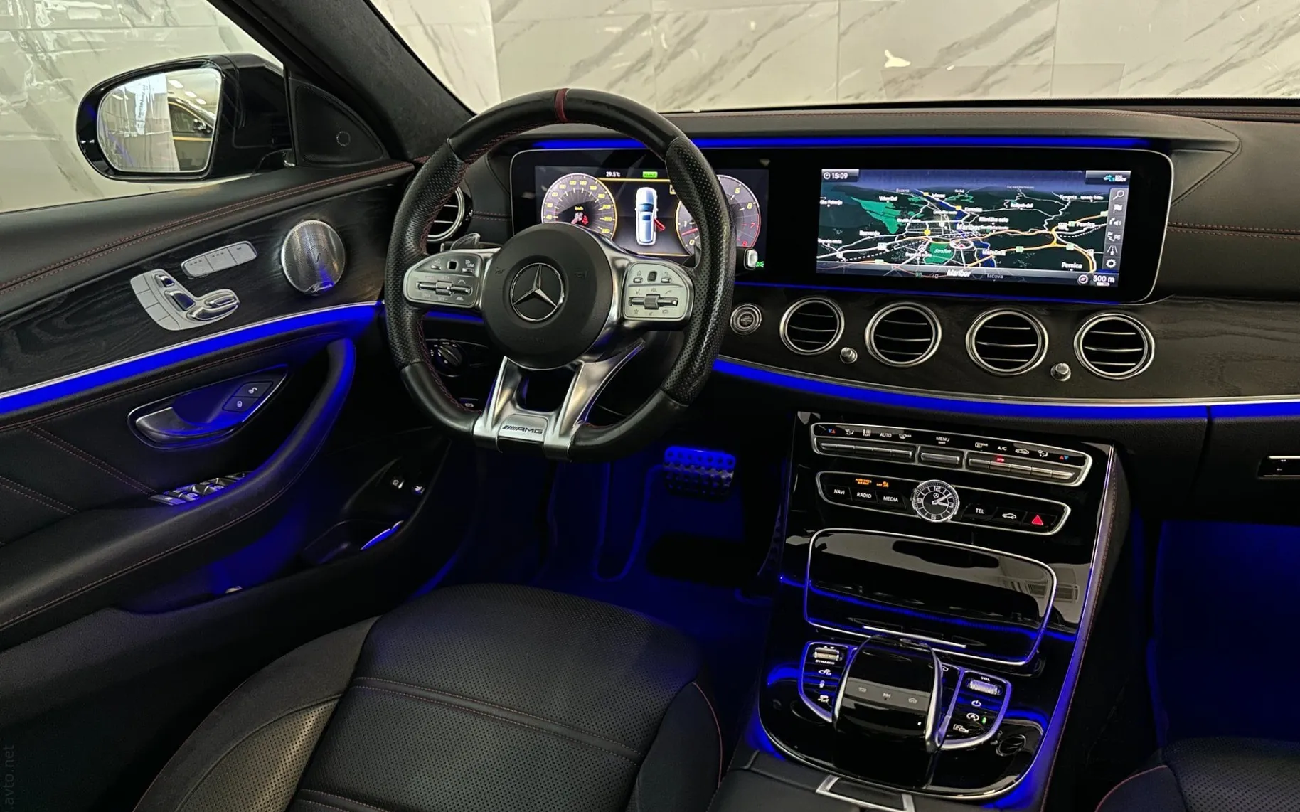 Notranja slika - Mercedes-Benz E-Razred - AMG 53 4MATIC+ T |Pano|Zračno|HUD|ACC|Kljuka|Hlaj. - 11