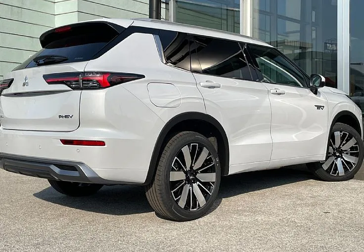Zunanja slika - Mitsubishi Outlander - PHEV 4WD 2.4 Instyle+ Avt. - 5