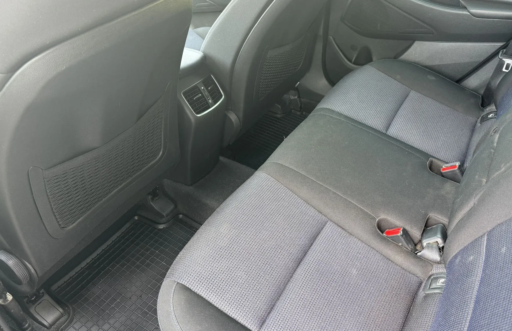 Zunanja slika - Hyundai Tucson - 1.LASTNIK-SLO-4WD-NOVI MOTOR-KAMERA-NAVI-GRETJE SE - 8