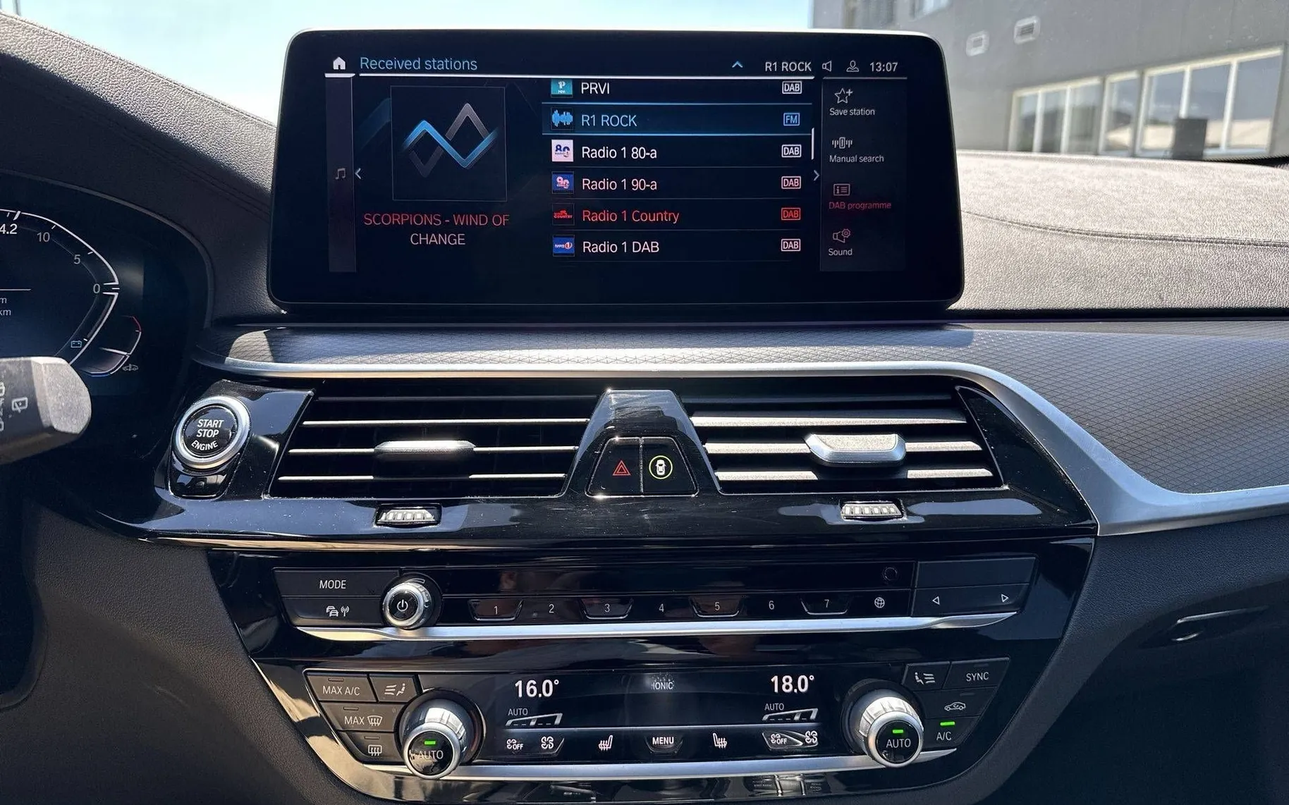 Notranja slika - BMW serija 5: - 540i Avt. xDrive Mild Hybrid - 16