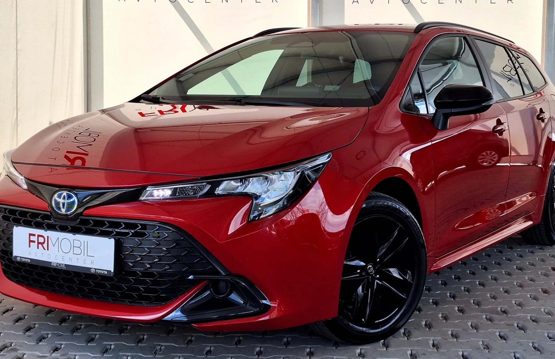 Zunanja slika - Toyota Corolla - TS Hybrid 1.8 VVT-i Terra Black Pack - 1