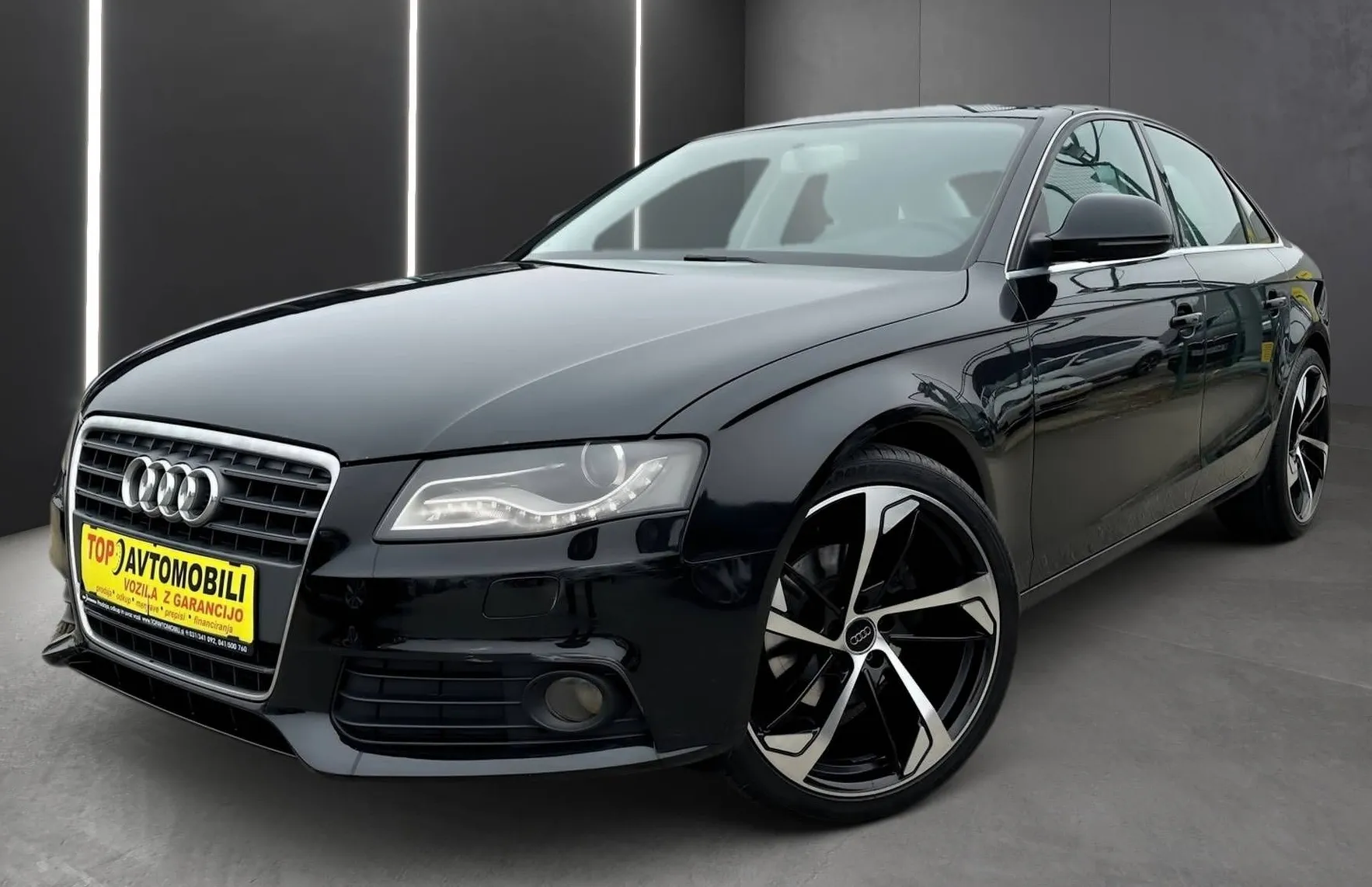 Zunanja slika - Audi A4 - 2.0 TDI SLOVENSKI BI-XENON TEMPOMAT PDC MEGLENKE . - 1