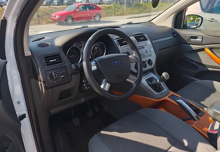 Zunanja slika - Ford Kuga - 2.0 TDCi Titanium LEPO OHRANJENO VOZILO - 7
