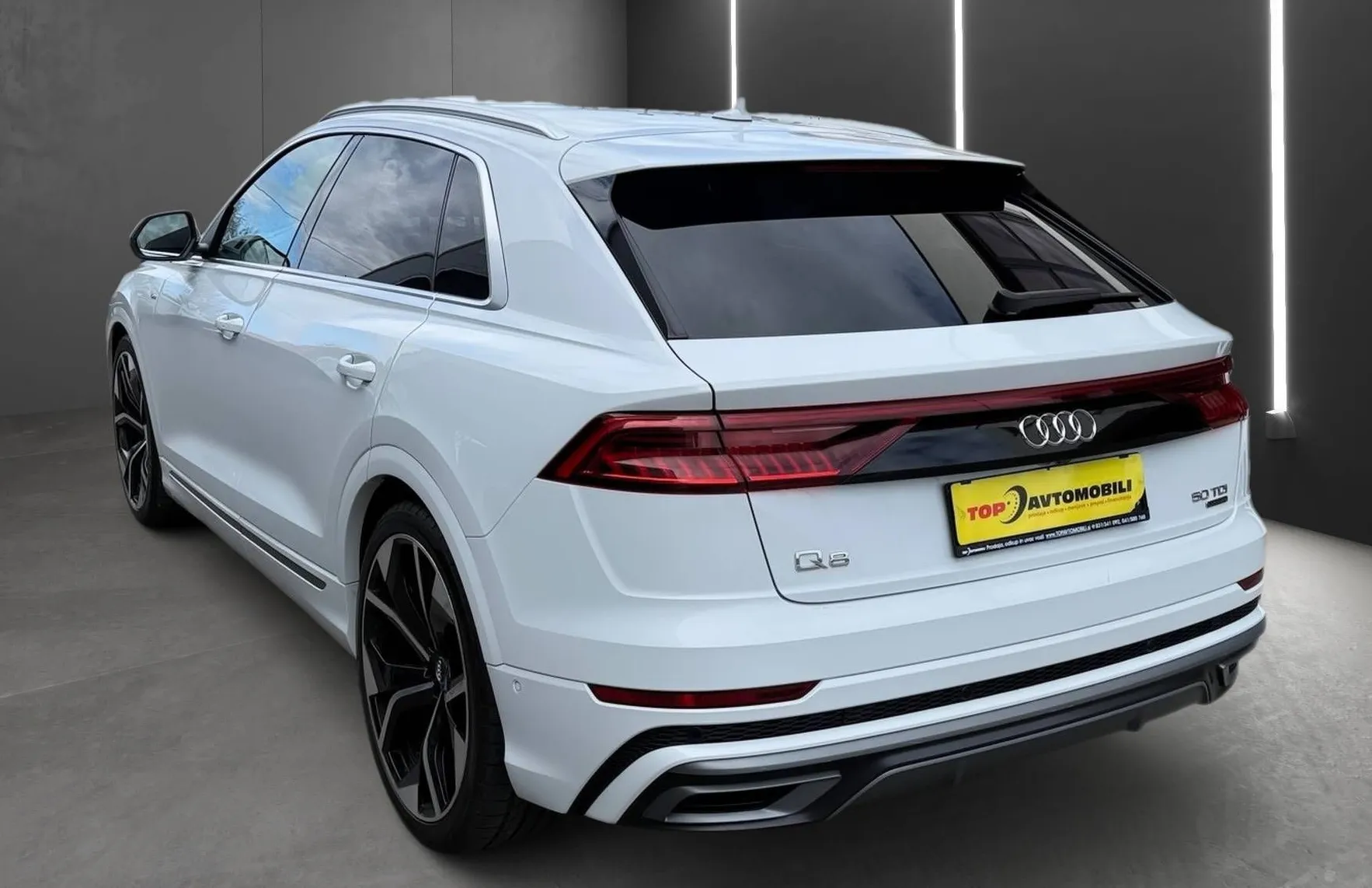 Zunanja slika - Audi Q8 - 50 TDI QUATTRO S-LINE MATRIX PERLA BELA HEAD UP - 6