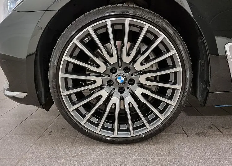 Zunanja slika - BMW Serija 7 - : 750d xDrive HUD ACC Pano Harman Kardon - 8