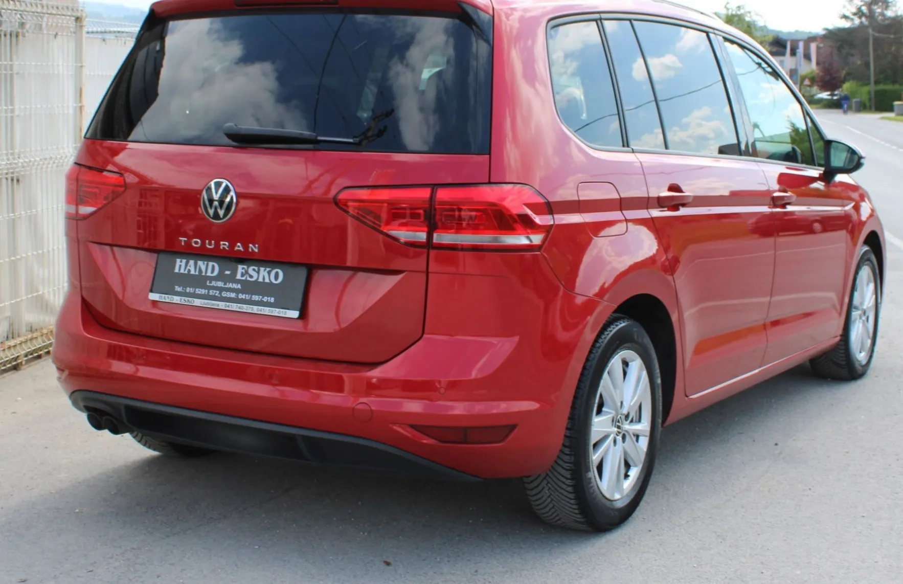 Zunanja slika - Volkswagen Touran - 2.0 TDI BMT Lounge DSG-KAMERA-NAVI-ALU-PDC - 6