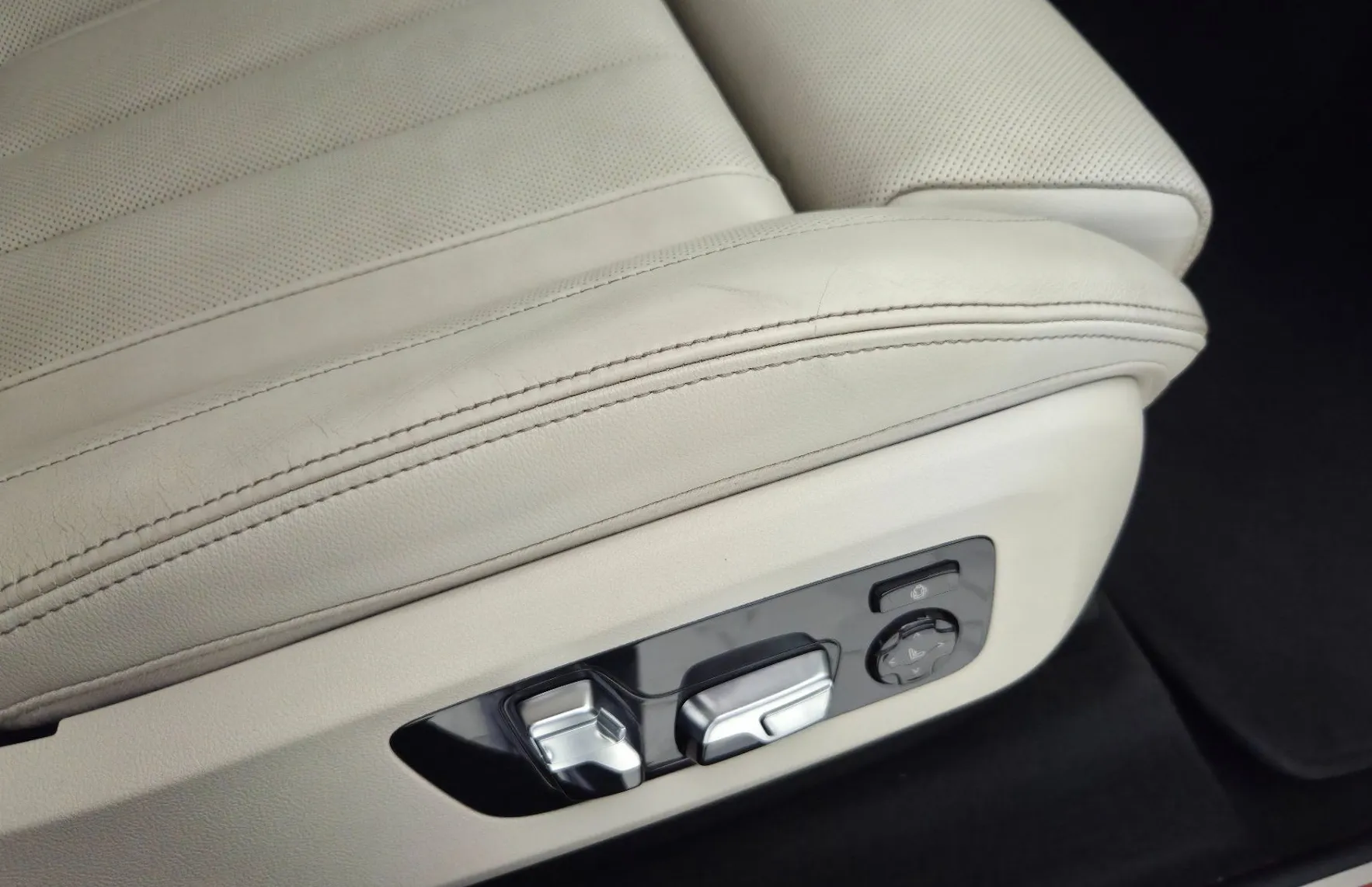 Zunanja slika - BMW X5 - serija : xDrive30d Avt-M.SPORT-ZRAČNO-SWAROWSKI-RADAR-HAR - 20