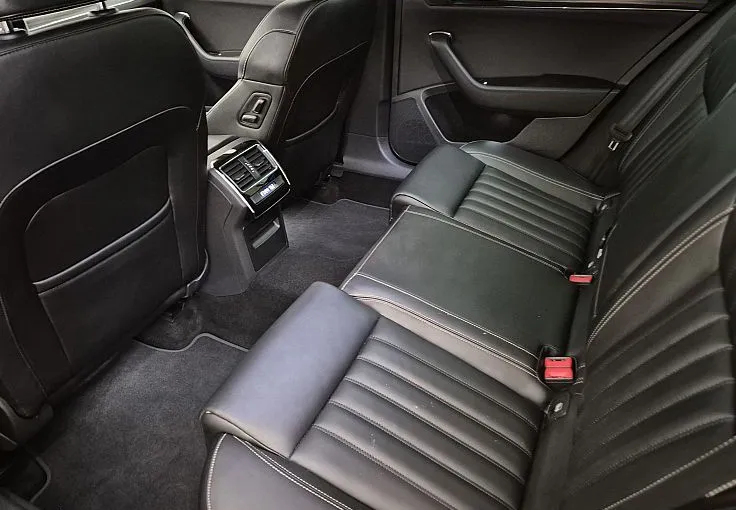 Zunanja slika - Škoda Superb - Combi 2.0 TDI L K DSG ACC-USNJE-MATRIX-VIRTUAL - 8