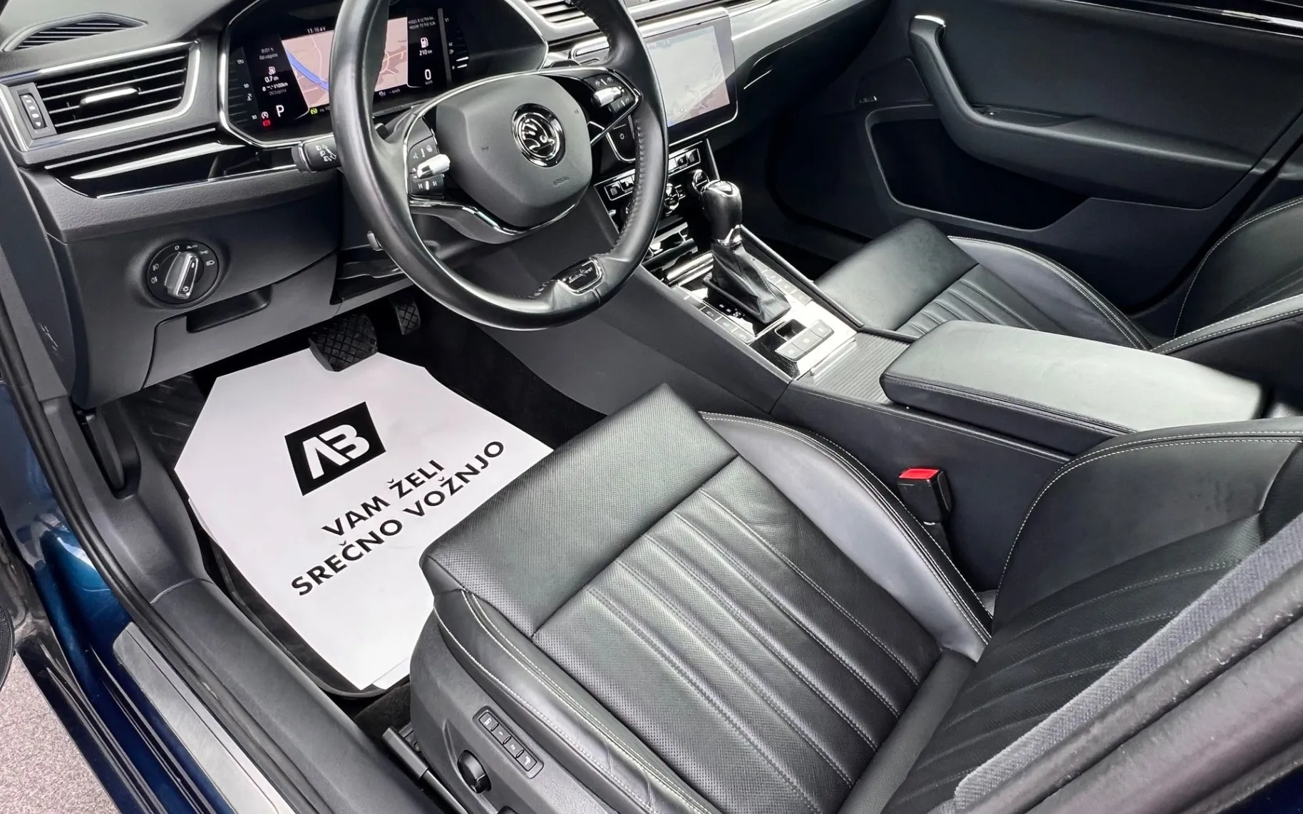 Notranja slika - Škoda Superb - 2.0 TDI+LK+SLO+MATEIX+VIRTUAL+RADAR+KAMERA+MASAŽA - 9