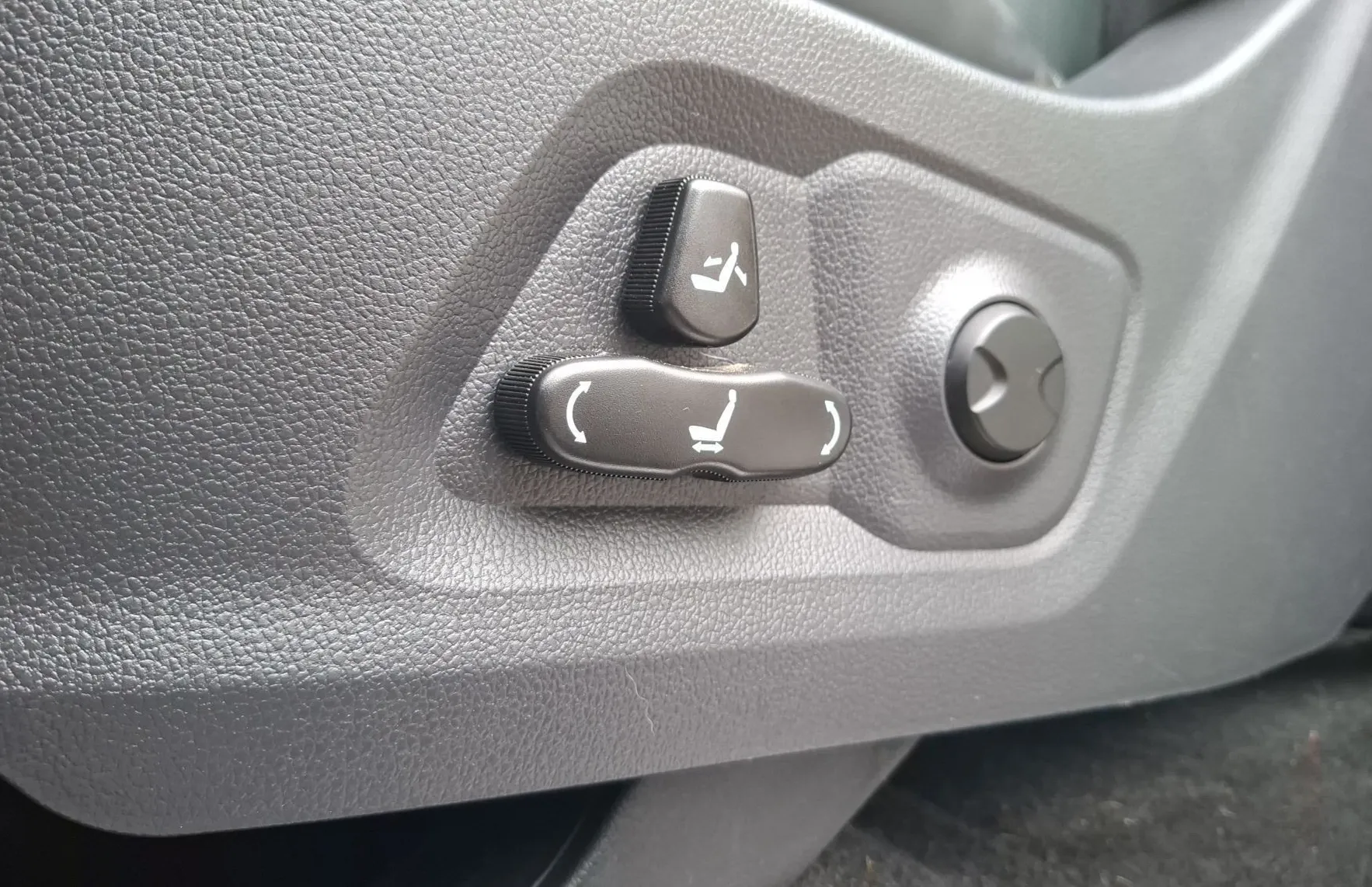 Zunanja slika - KG Mobility Rexton - 2.2 XDI AWD Dynamic Avt. - 14
