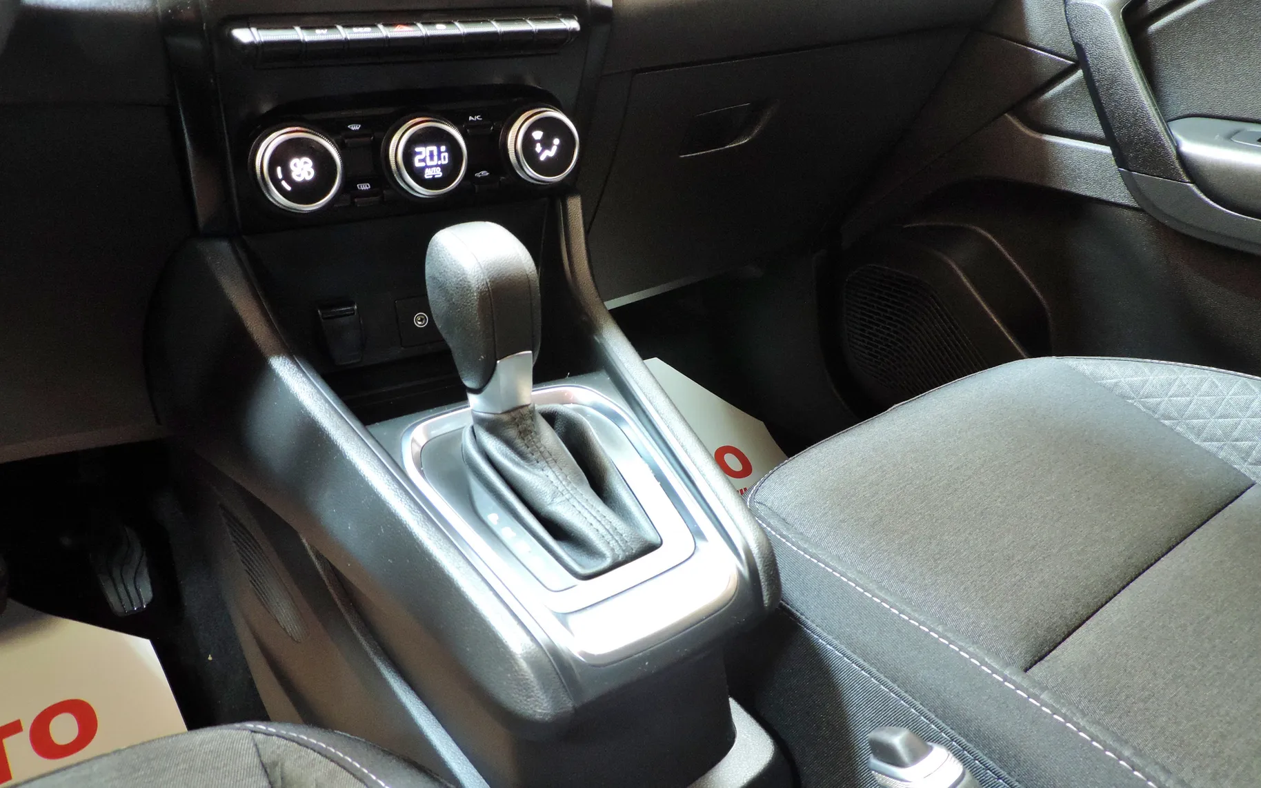 Zunanja slika - Renault Captur - E-Tech 145 Techno Avt. - 15