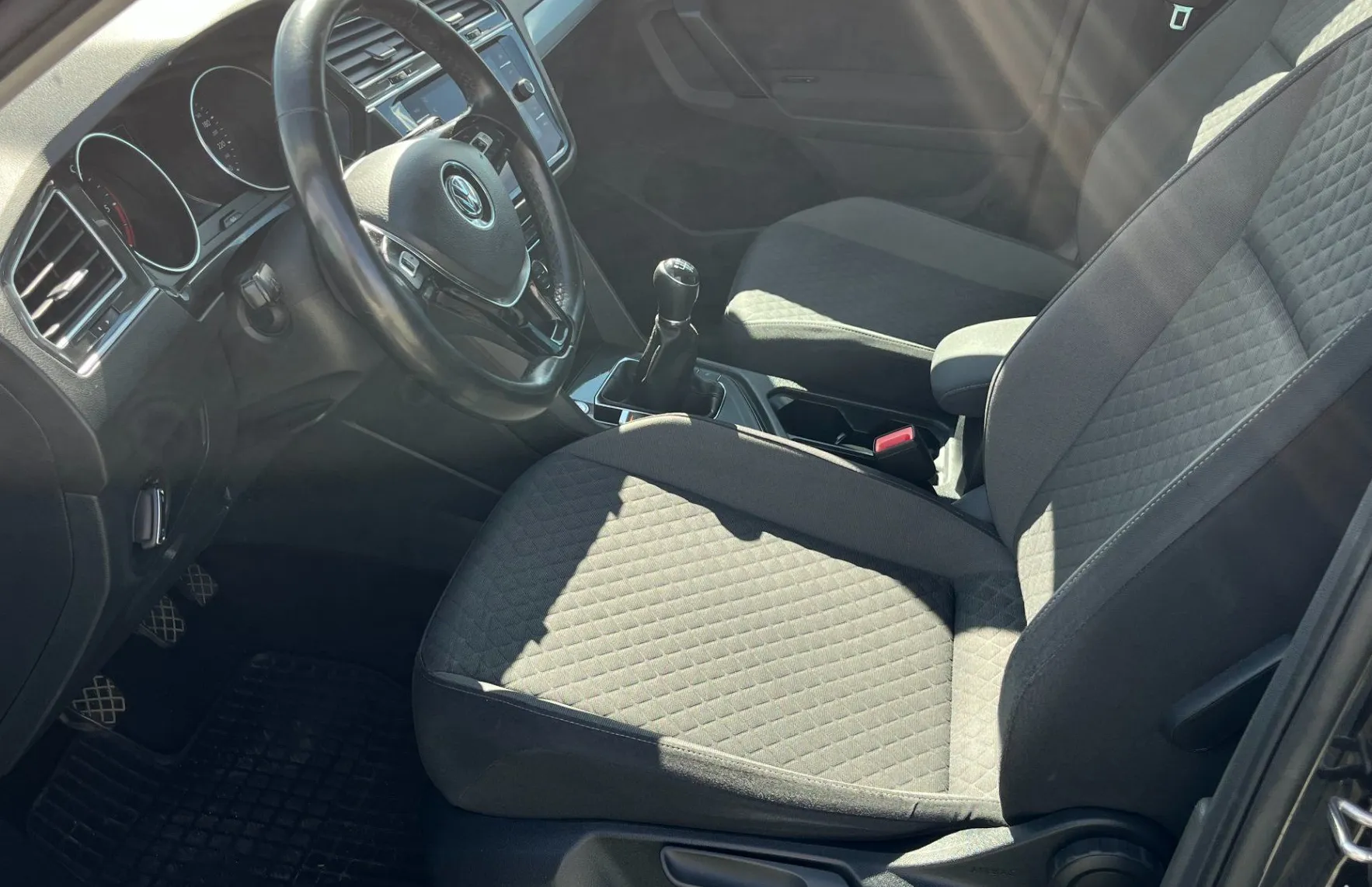 Zunanja slika - VW Tiguan - 2.0 TDI BMT Comfort Edition LED. NAVI. VZR. KAM. - 13