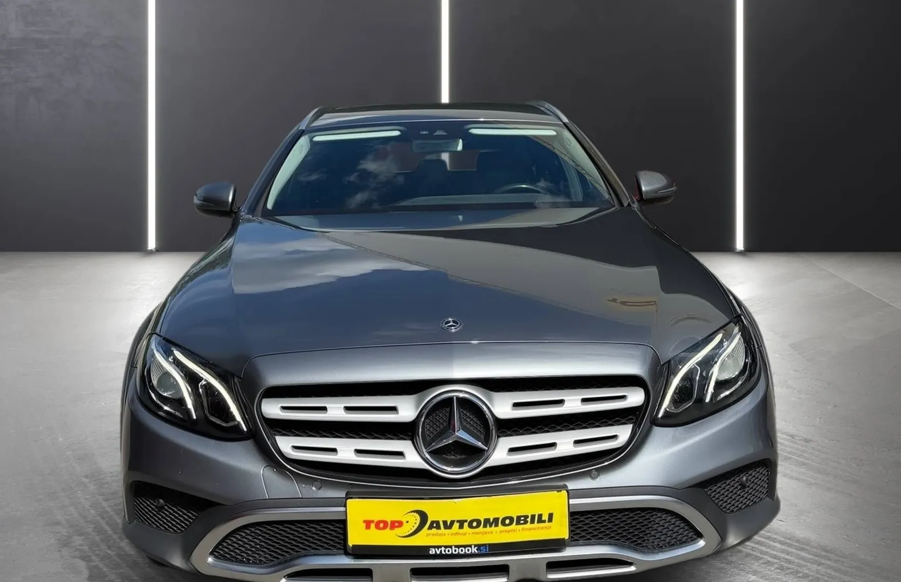 Zunanja slika - Mercedes-Benz E-Razred - E 220d 4MATIC ALLTERRAIN LED NAVI TEMP KAM AMBIENT - 11