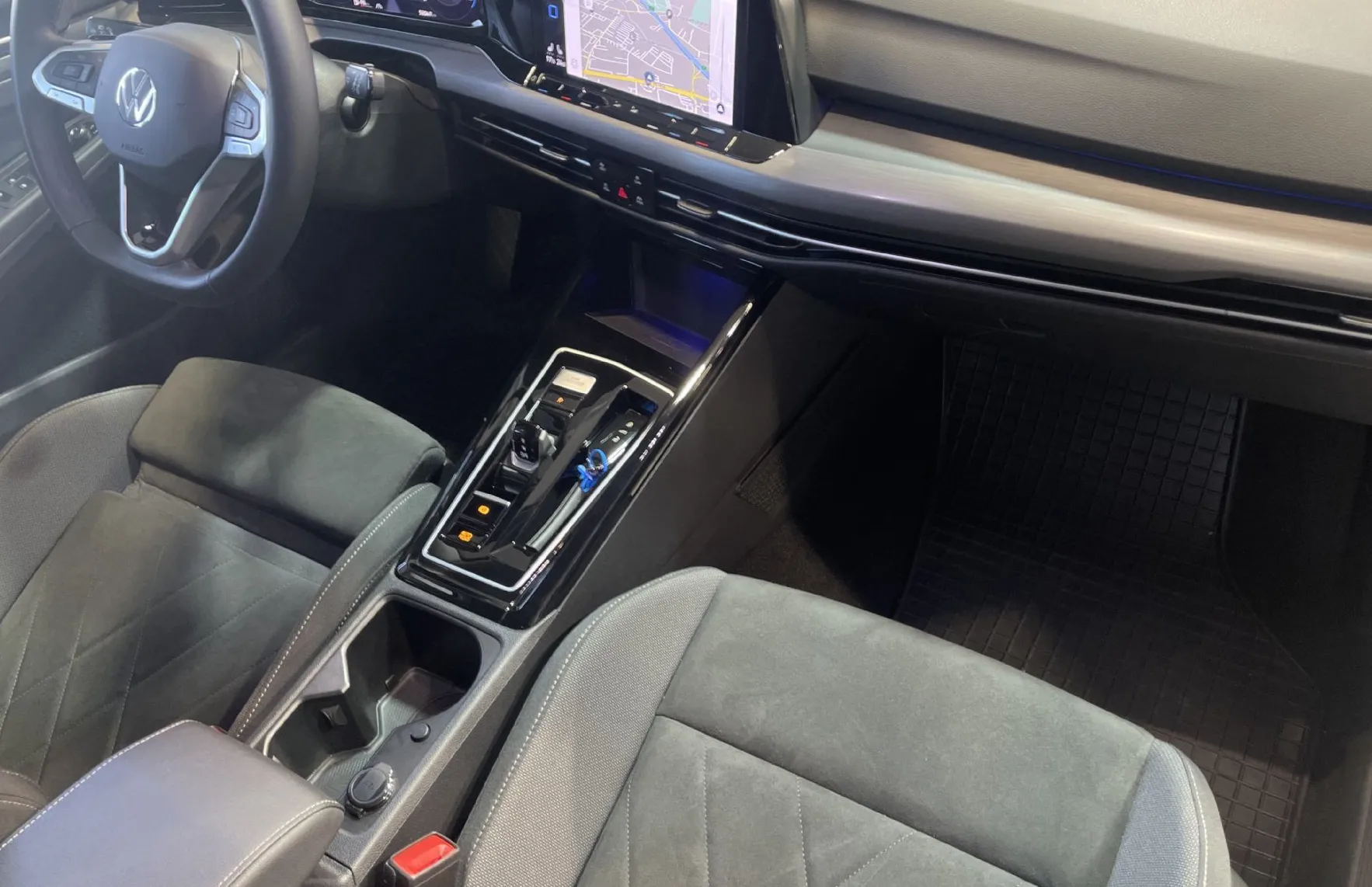 Zunanja slika - VW Golf - Variant VIRTUAL-KEYLESS-HEADUP-ALCANTARA-NAVI-MEMORY-DSG - 13