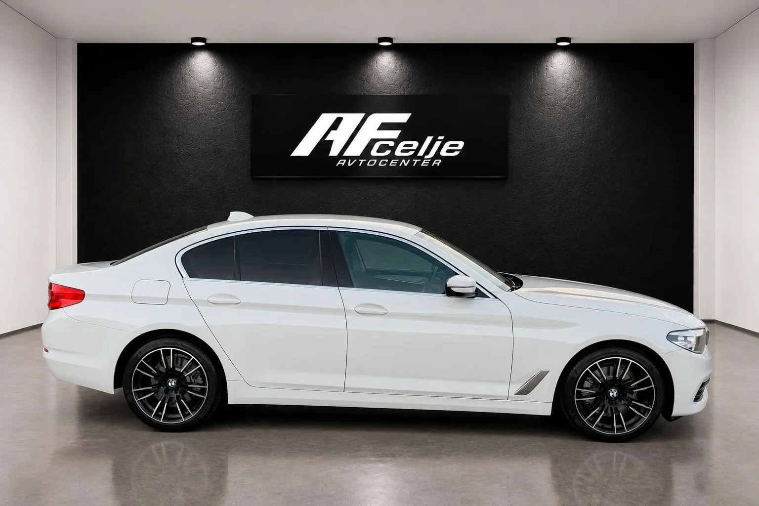 Zunanja slika - BMW serija 5: - 520-AUT-BI XENON-NAVI-LIZING ZA TUJCE-ODLIČEN-... - 4