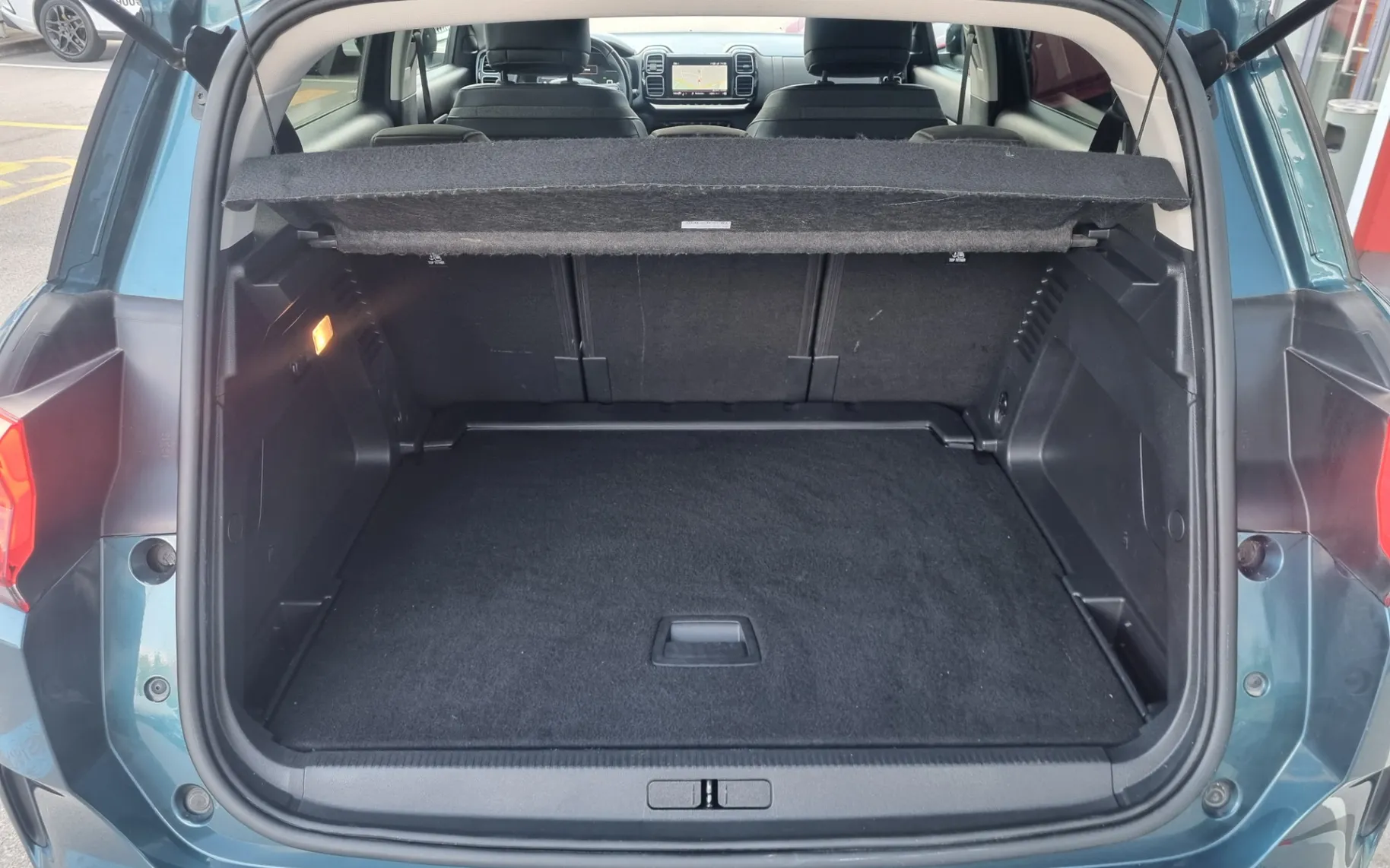 Zunanja slika - Citroën C5 - Aircross 1.2 PT Feel - VLEČNA KLJUKA - POTRJENA SERVISNA - 20