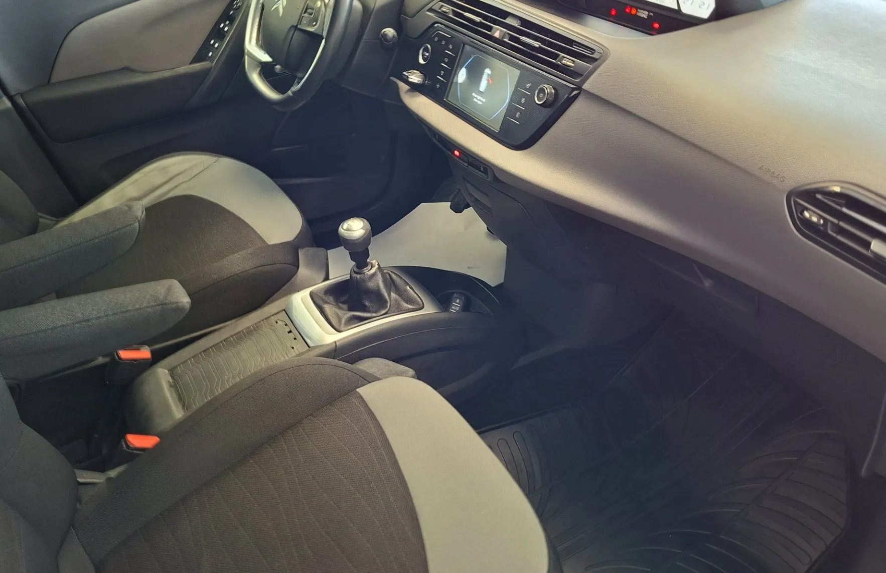 Zunanja slika - Citroën C4 - Picasso 1.6 e-HDi Exclusive-HITRI KREDIT-ODLIČEN- - 9