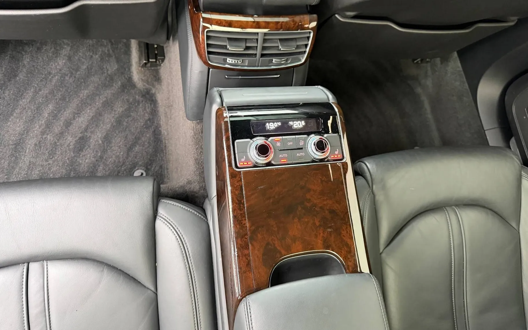 Notranja slika - Audi A8 - quattro 3.0 TDI Tiptronic-Matrix LED-Šibedah-Webas - 9