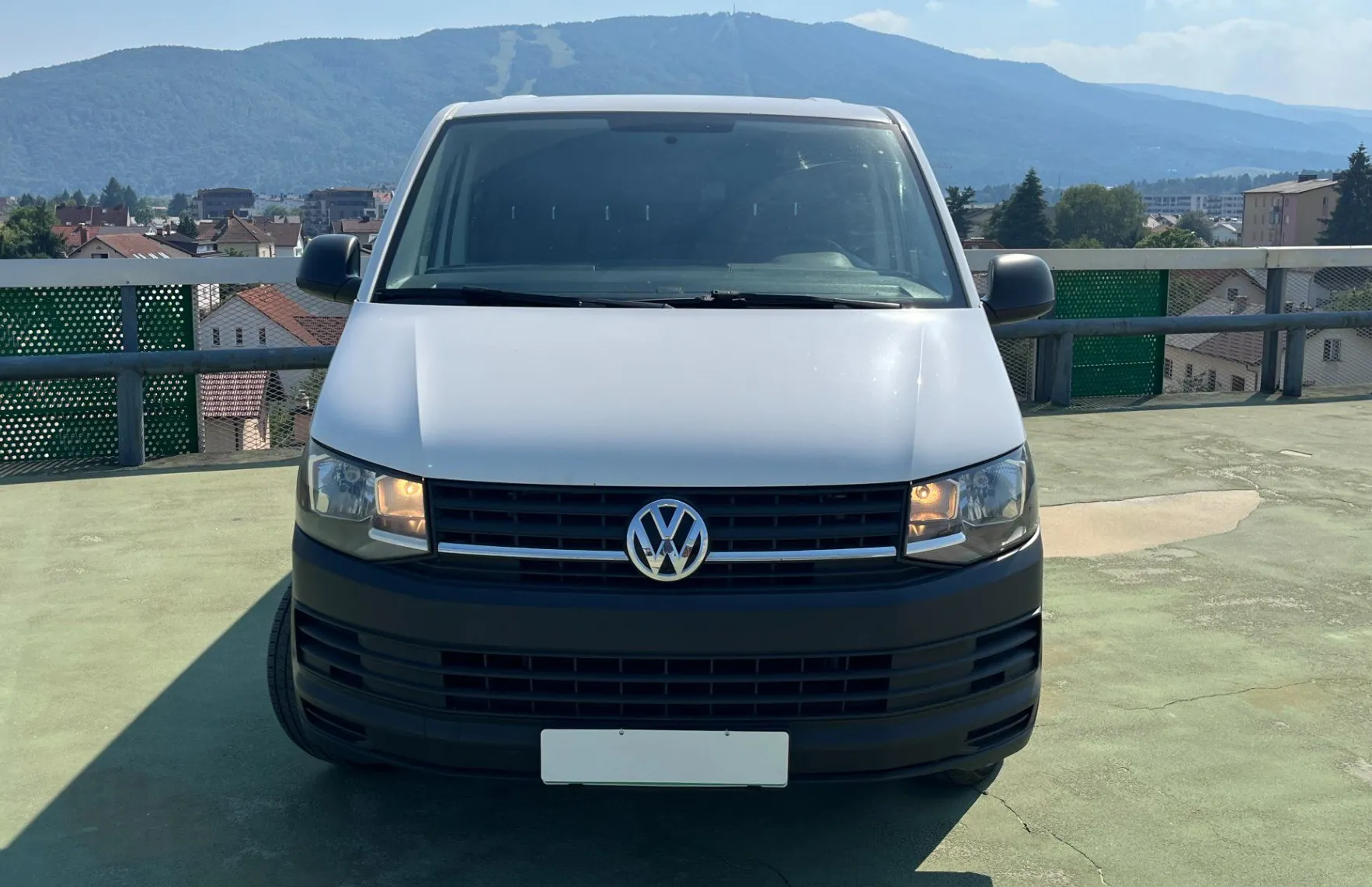 Zunanja slika - VW Transporter - T6 Kombi 2.0 TDI DMR VZR. KAM. 2X PDC - 2