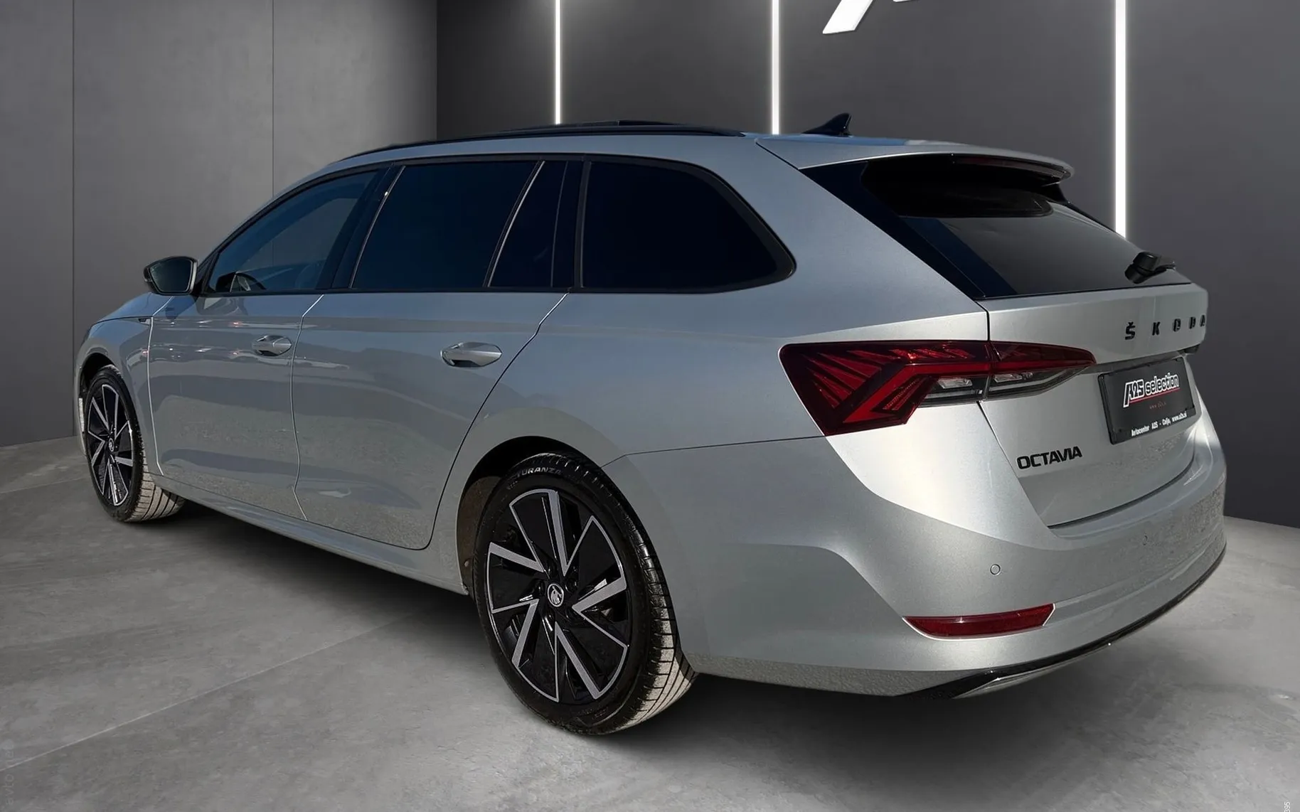 Zunanja slika - Škoda Octavia - Combi 2.0 TDI Sportline DSG-Panorama-Vlečna klju.. - 4