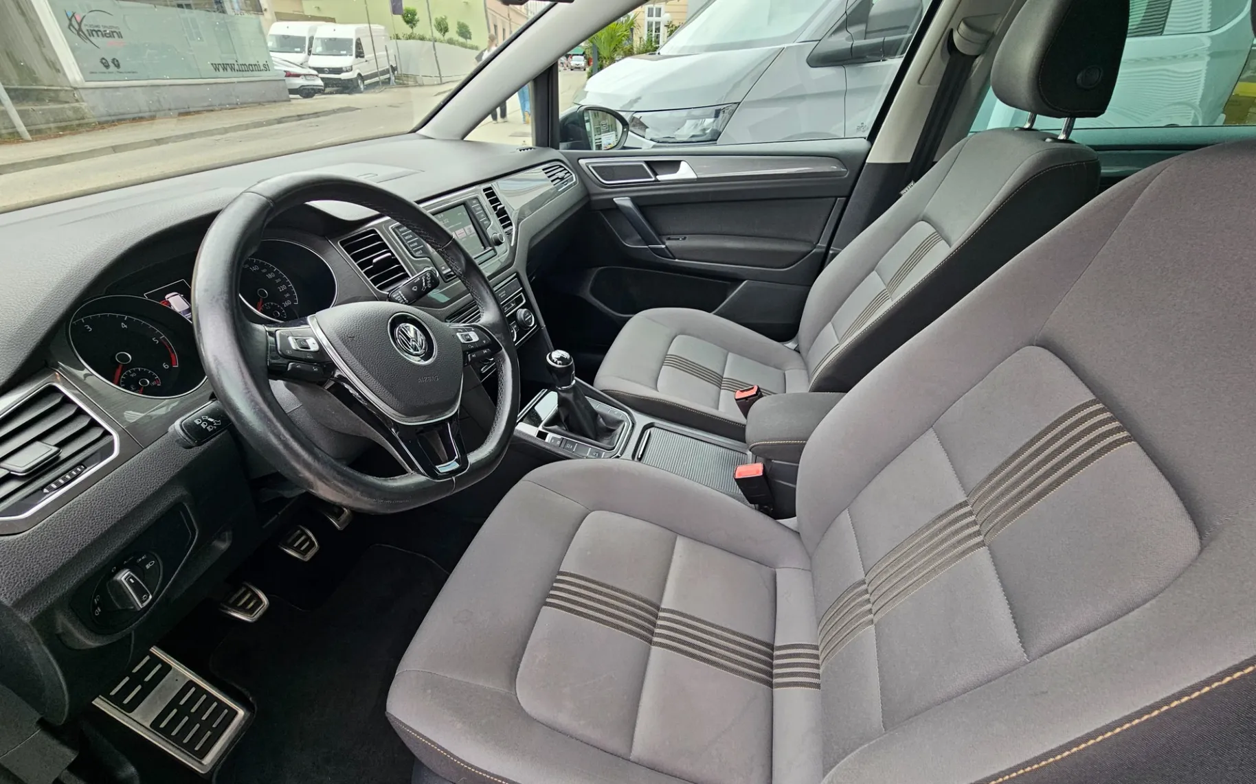 Zunanja slika - VW Golf - 2.0 TDI Comfortline - 8