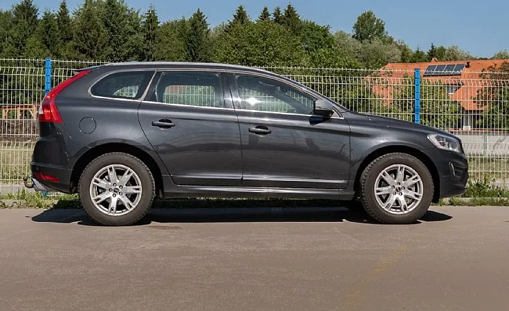 Zunanja slika - Volvo XC60 - D4 R-Design - 4