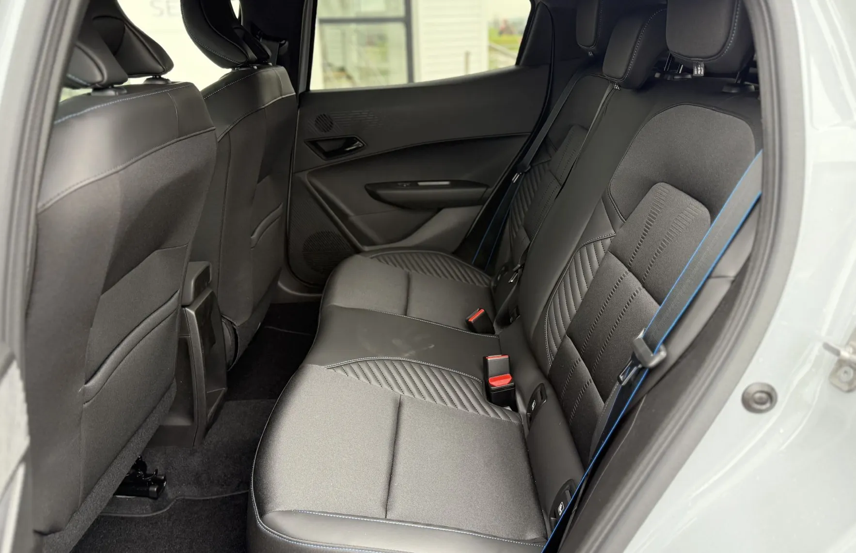 Zunanja slika - Renault Clio - E-Tech 160 ESPRIT ALPINE - 12