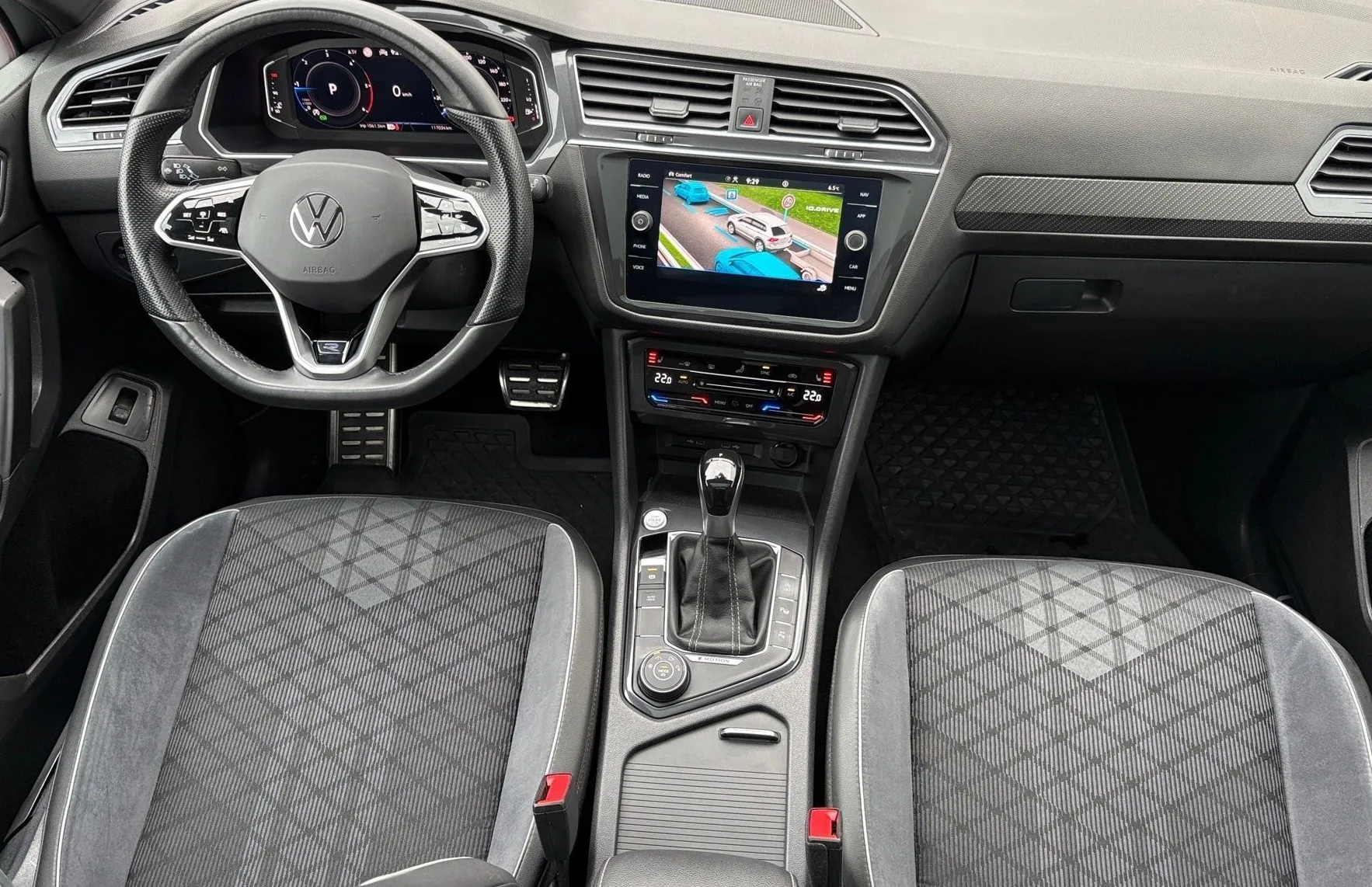 Zunanja slika - VW Tiguan Allspace - 2.0 TDI 4MOTION R-Line-SLO-Panorama-DCC-Mrtvi kot - 10