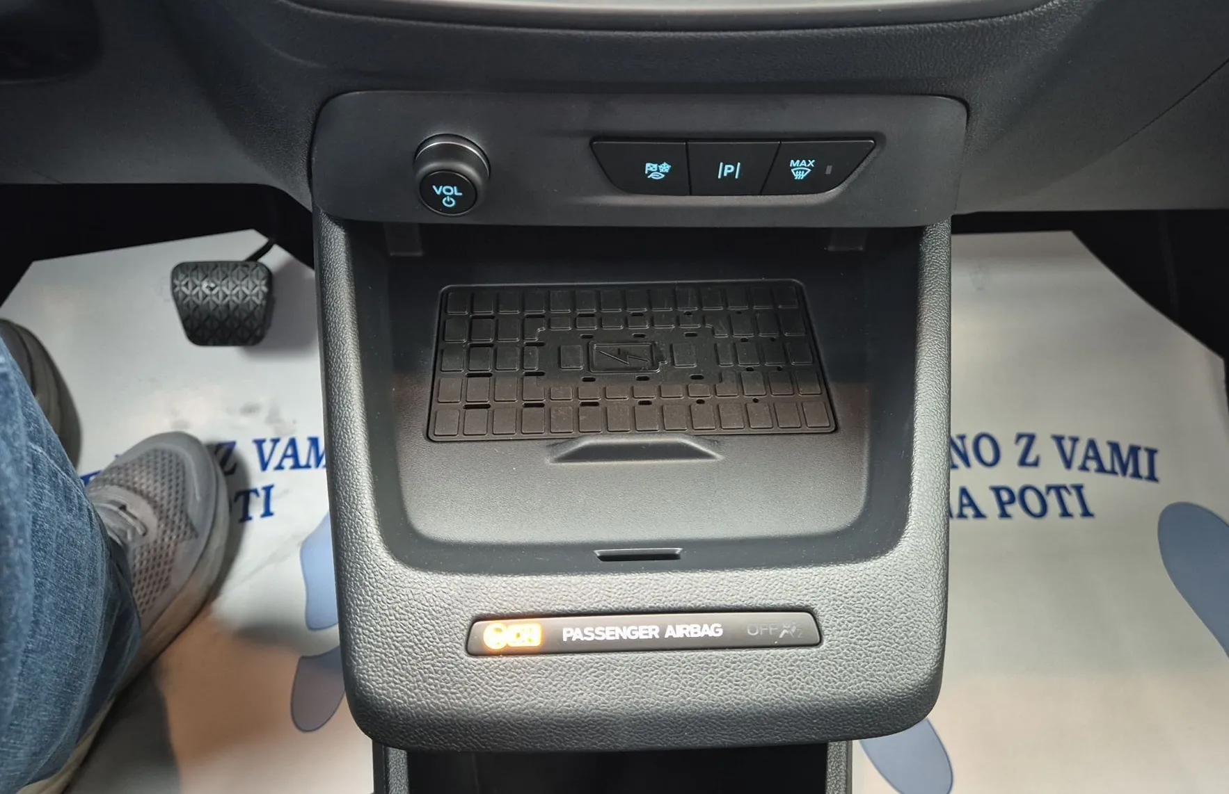Zunanja slika - Ford Tourneo - Courier E- TITANIUM - 16