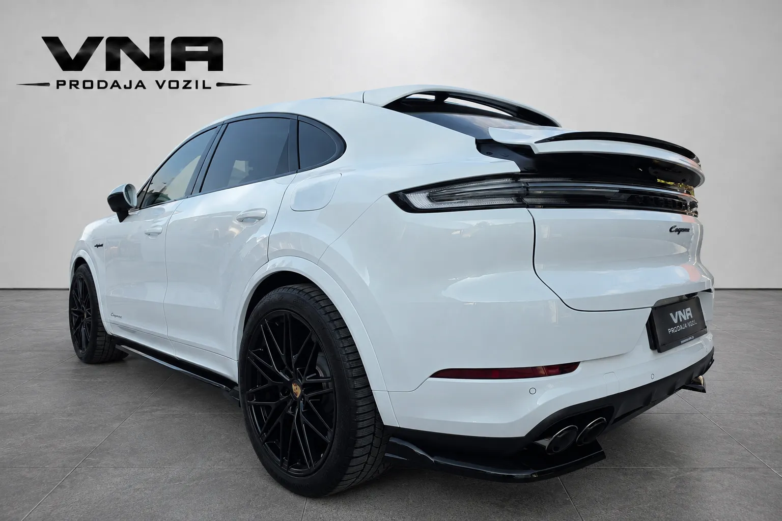 Zunanja slika - Porsche Cayenne Coupe - E-Hybrid |MAXTON|SCREEN|PANO|ZRAK|ALU22|VRHUNSKI| - 4
