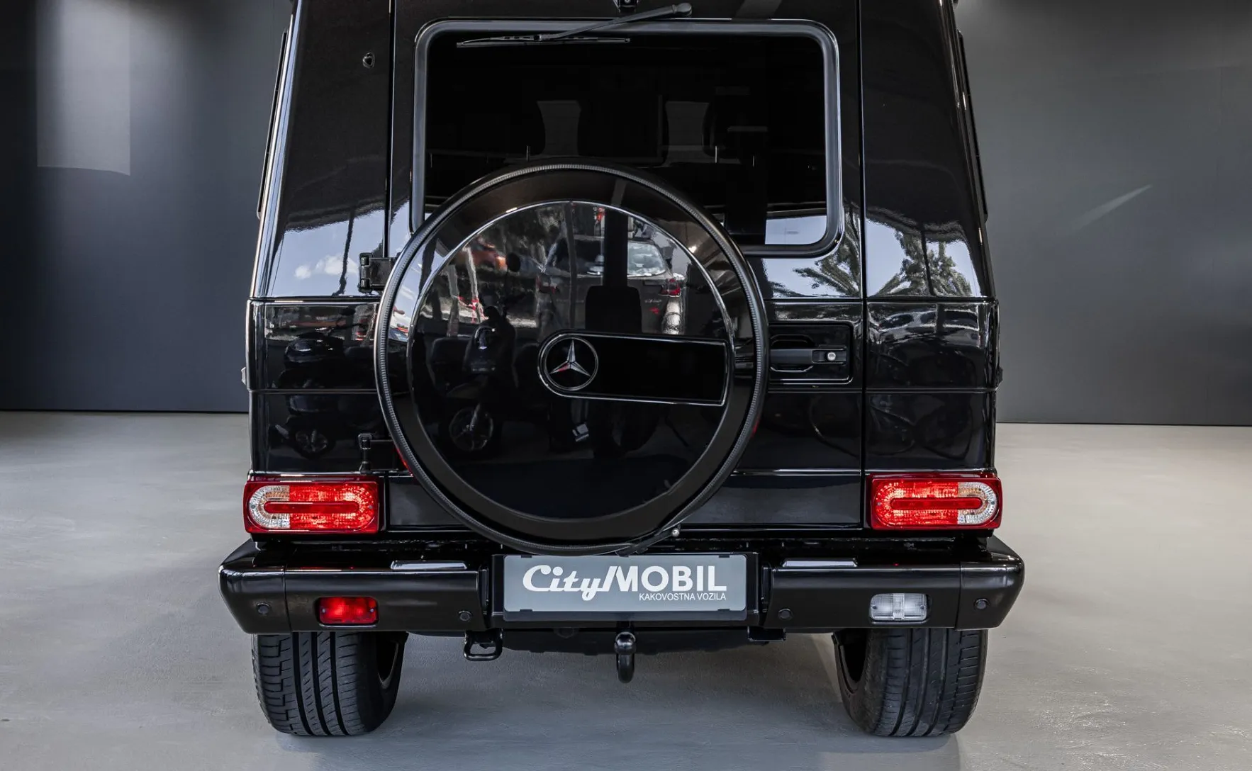 Zunanja slika - Mercedes-Benz G-Razred - G350D-PANO-USNJE-NAVI-HLAJ.SED-TEMPOMAT-20C - 6