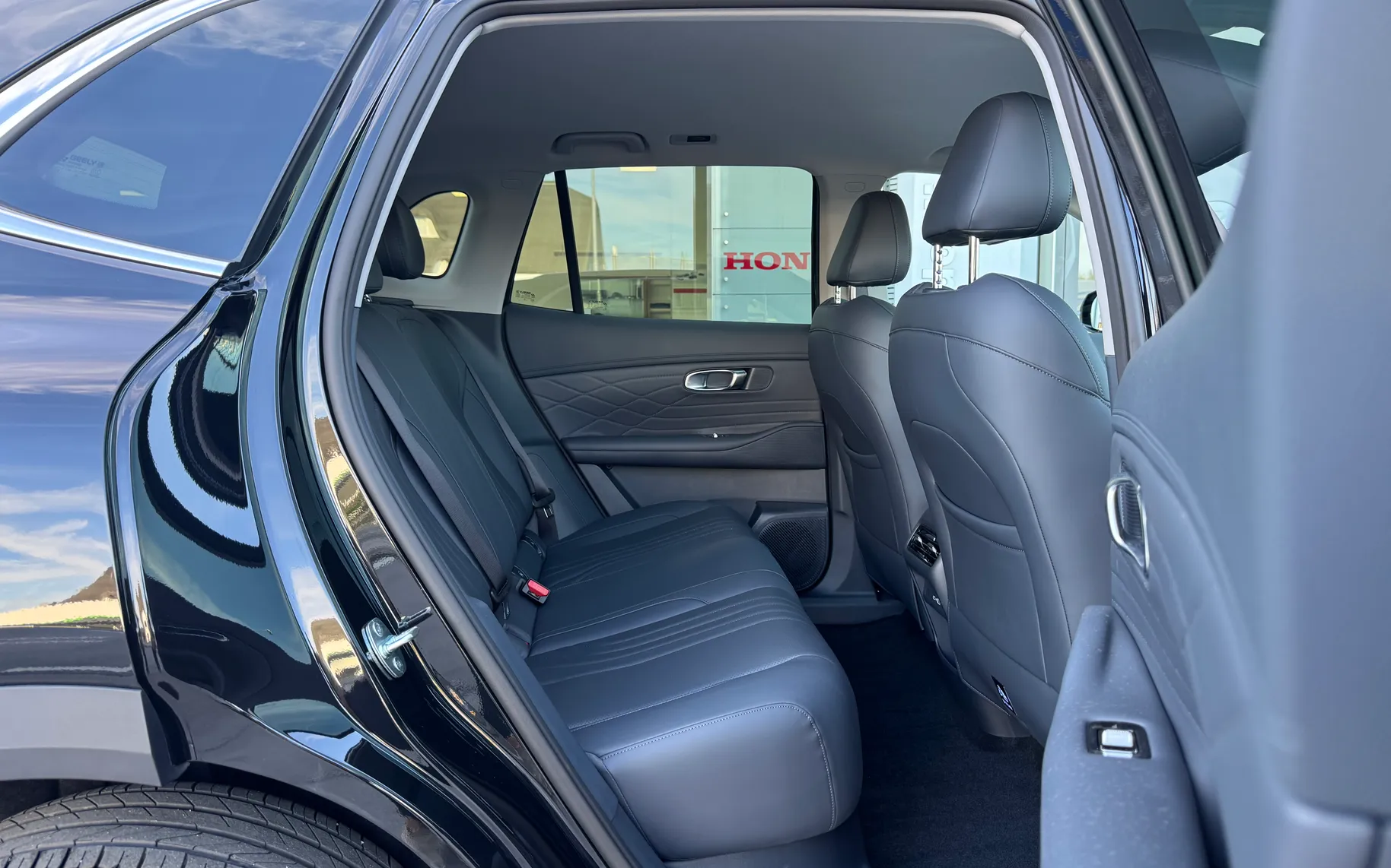 Zunanja slika - Geely StarRay - EM-i Plug-In Hybrid 1.5 Pro Avt. - 13