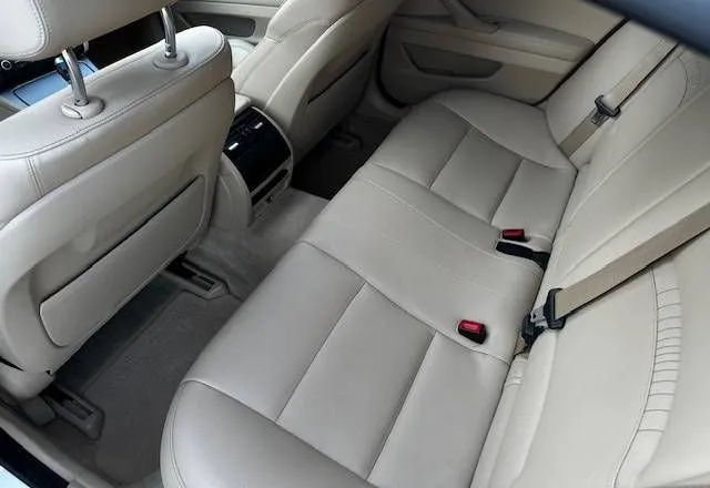 Notranja slika - BMW serija 5: - 520D-XDRIVE-ŠIBEDAH-KAMERA-HEAD UP-USNJE-ACC-SLO - 8