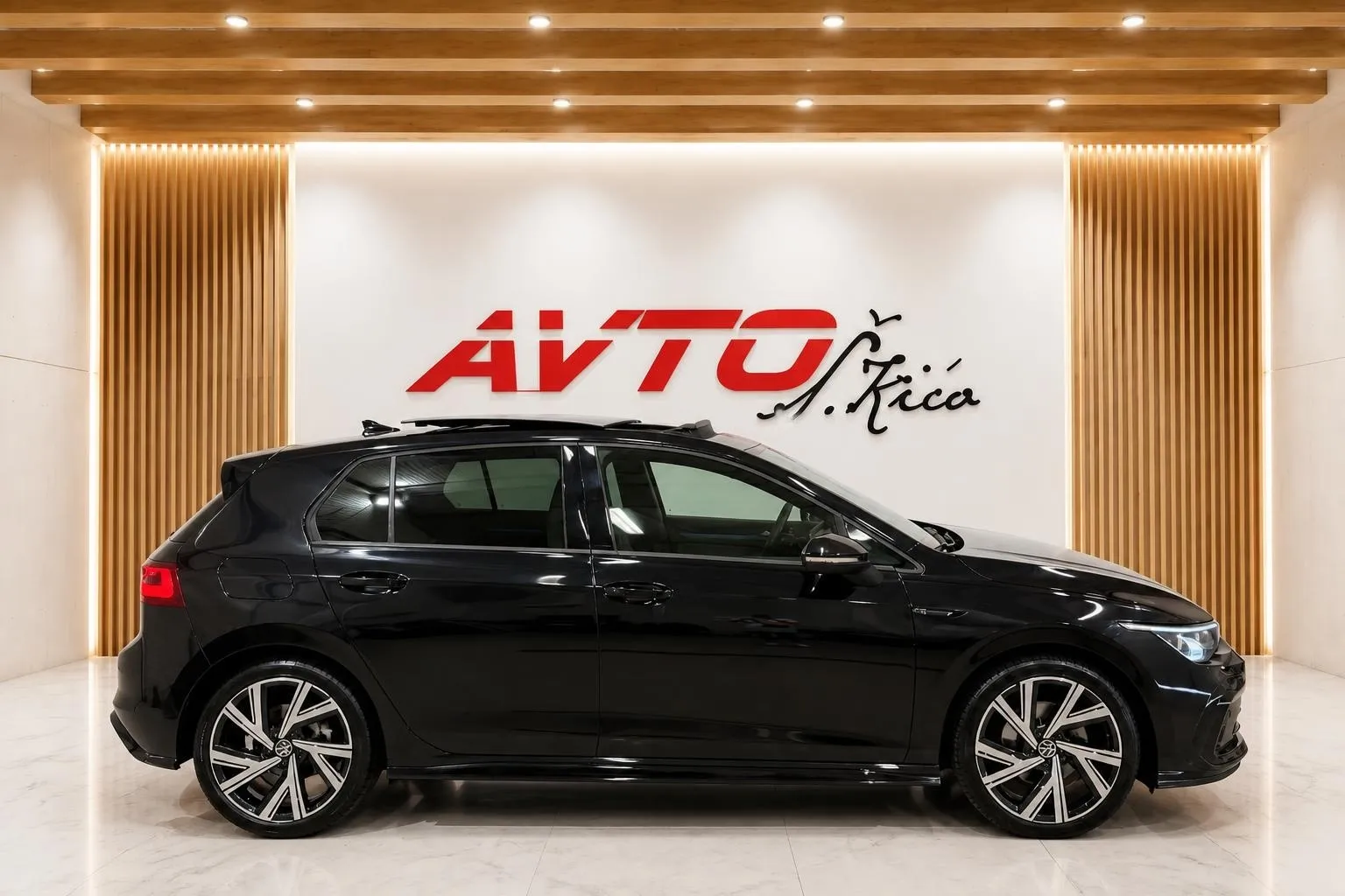 Zunanja slika - Volkswagen Golf - 2.0 TDI-R-LINE-PANORAMA-IQ-VIRTUAL-ACC-NAVI-DSG - 6