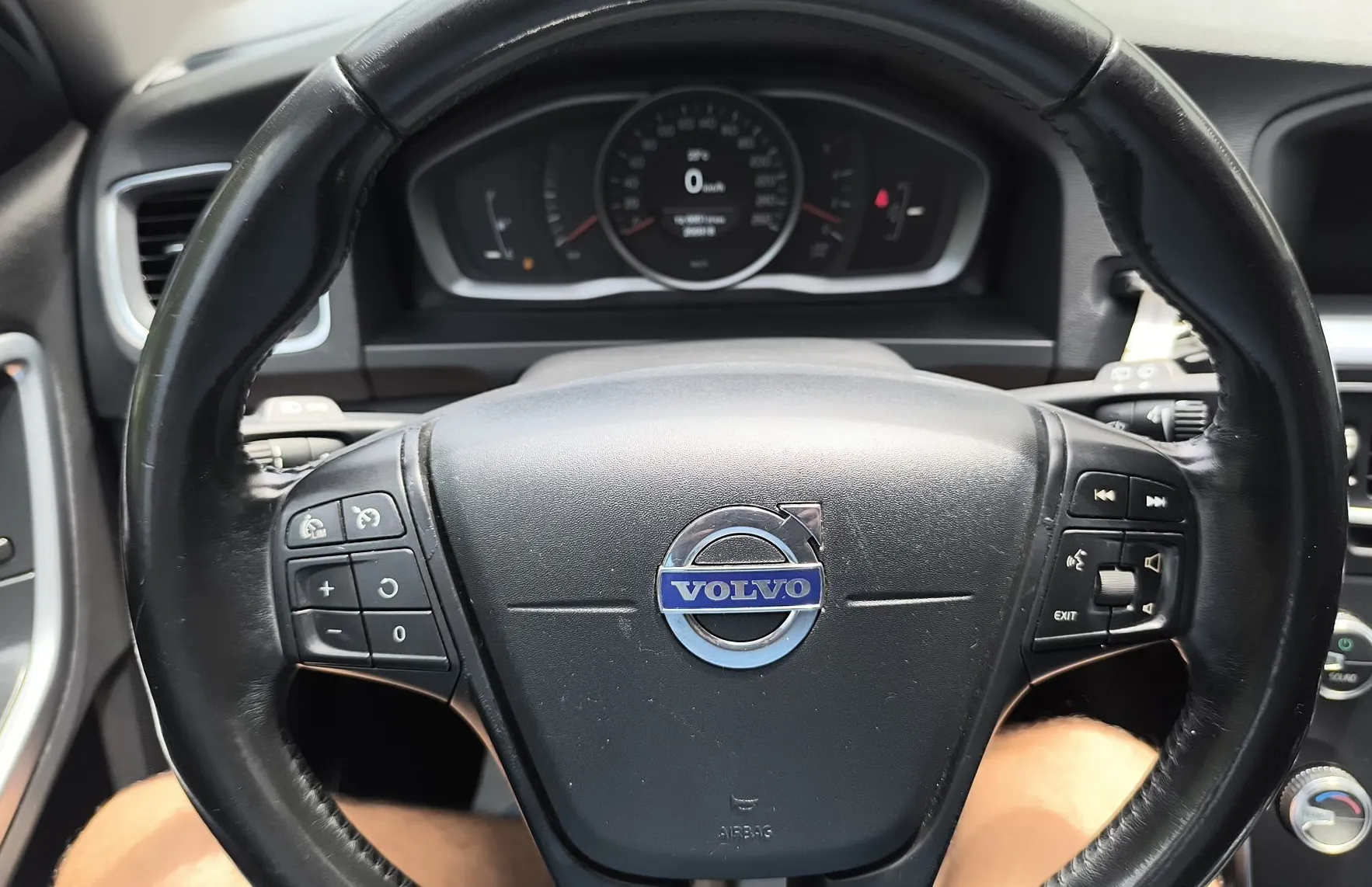 Zunanja slika - Volvo V60 - D2 1.6 TD- NAV- OPRAVLJEN VELIK SERVIS 05 2026 - 11