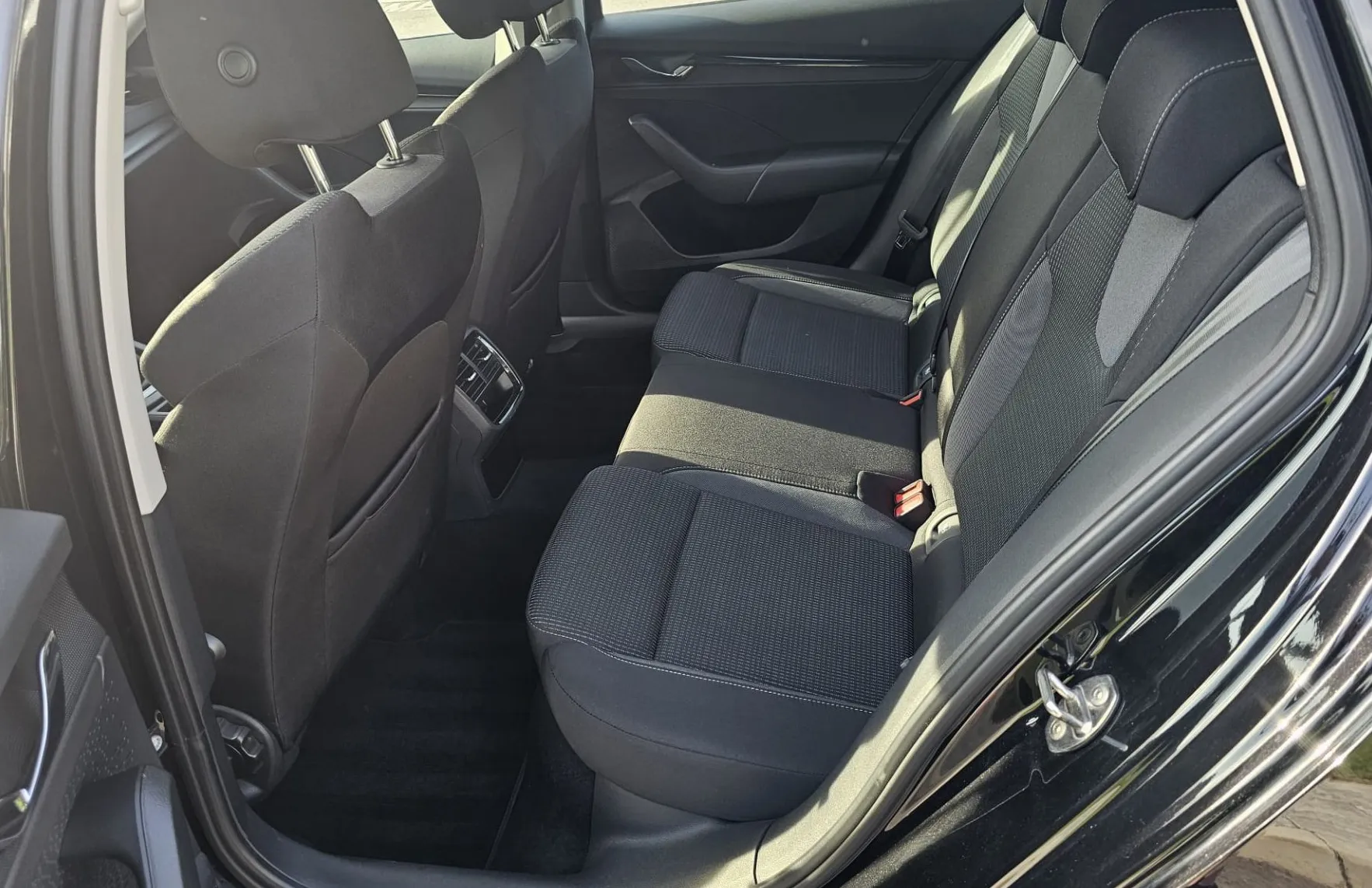 Zunanja slika - Škoda Octavia - 2.0 TDI Ambition|FuLED|alu|PDC|ACC|muktifunkcija|D - 10